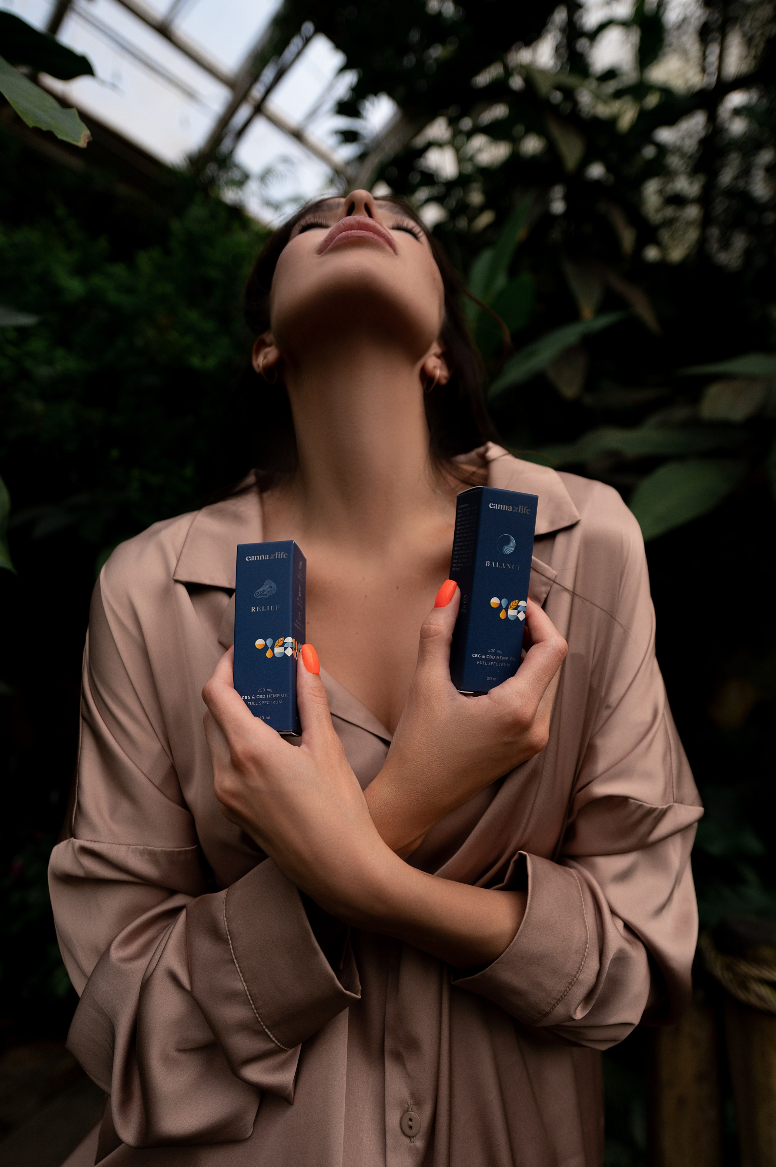 CannaXlife CBD products. ANNA-MARIA PHOTO CONTENT CREATOR — фотограф, эстет, художник и визуальный эксперт в Instagram, работающий в Праге