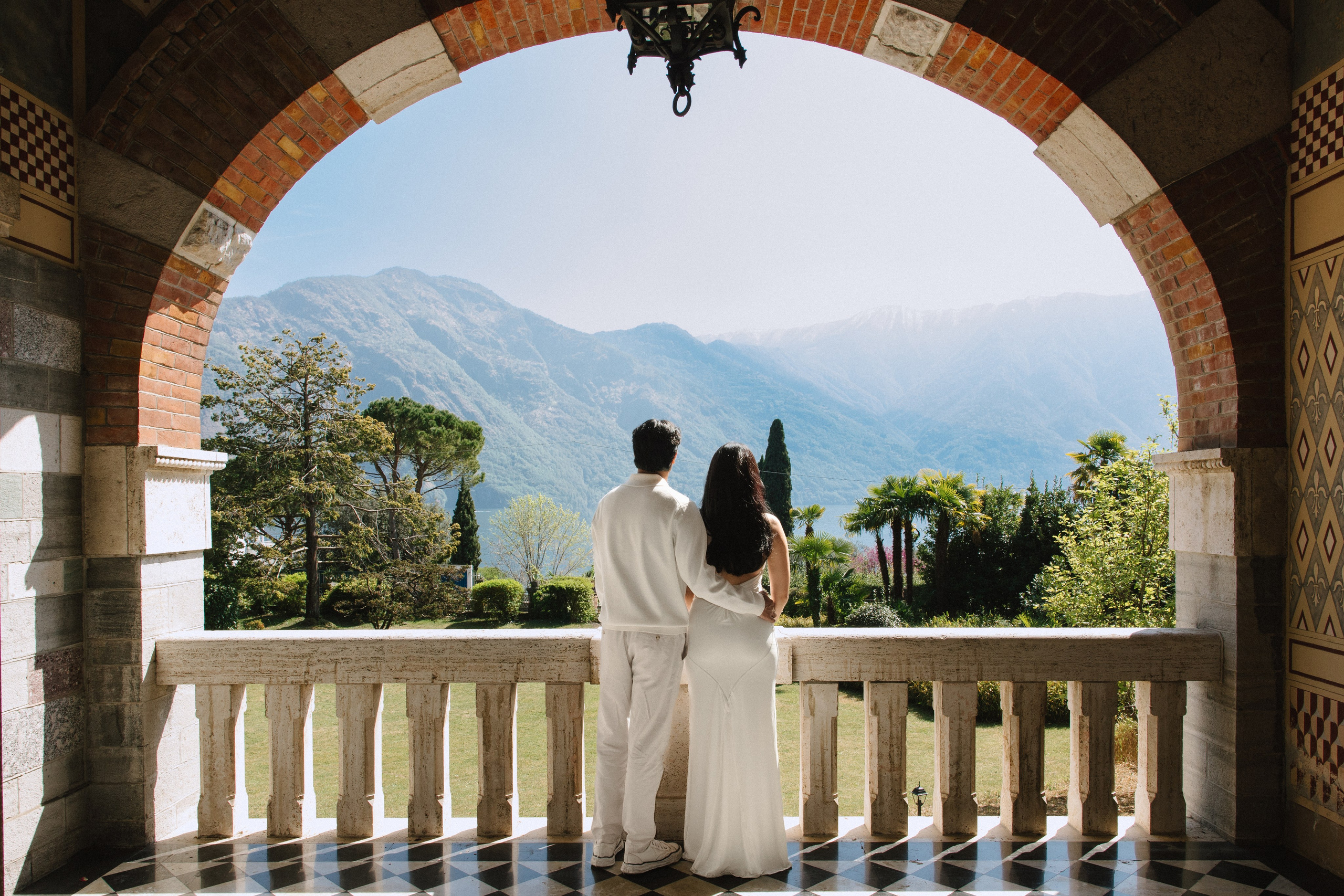 Vish & Kajal. Wedding photographer in Italy