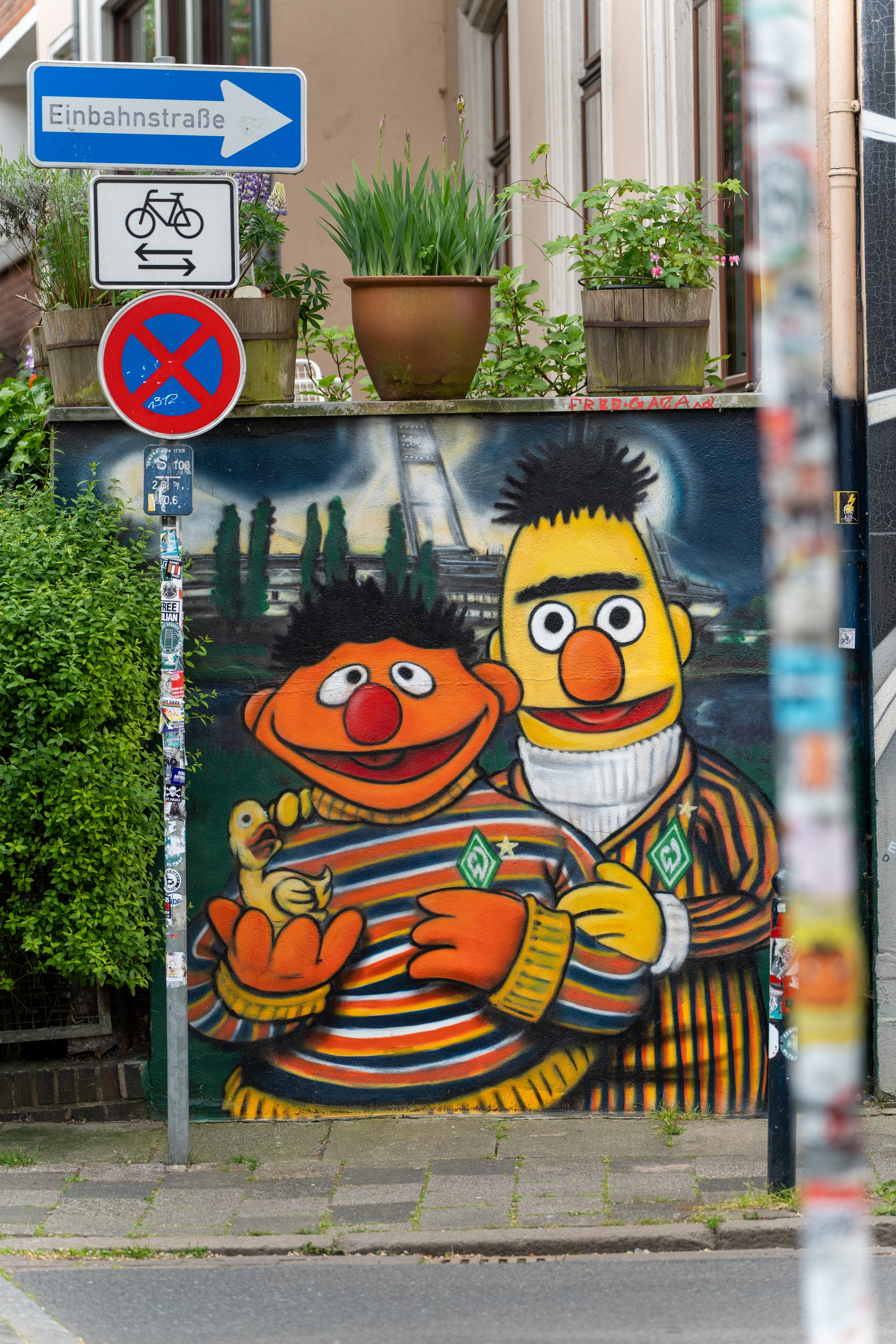 A little bit of street in Bremen #1. URBANSTREETFILES.ART