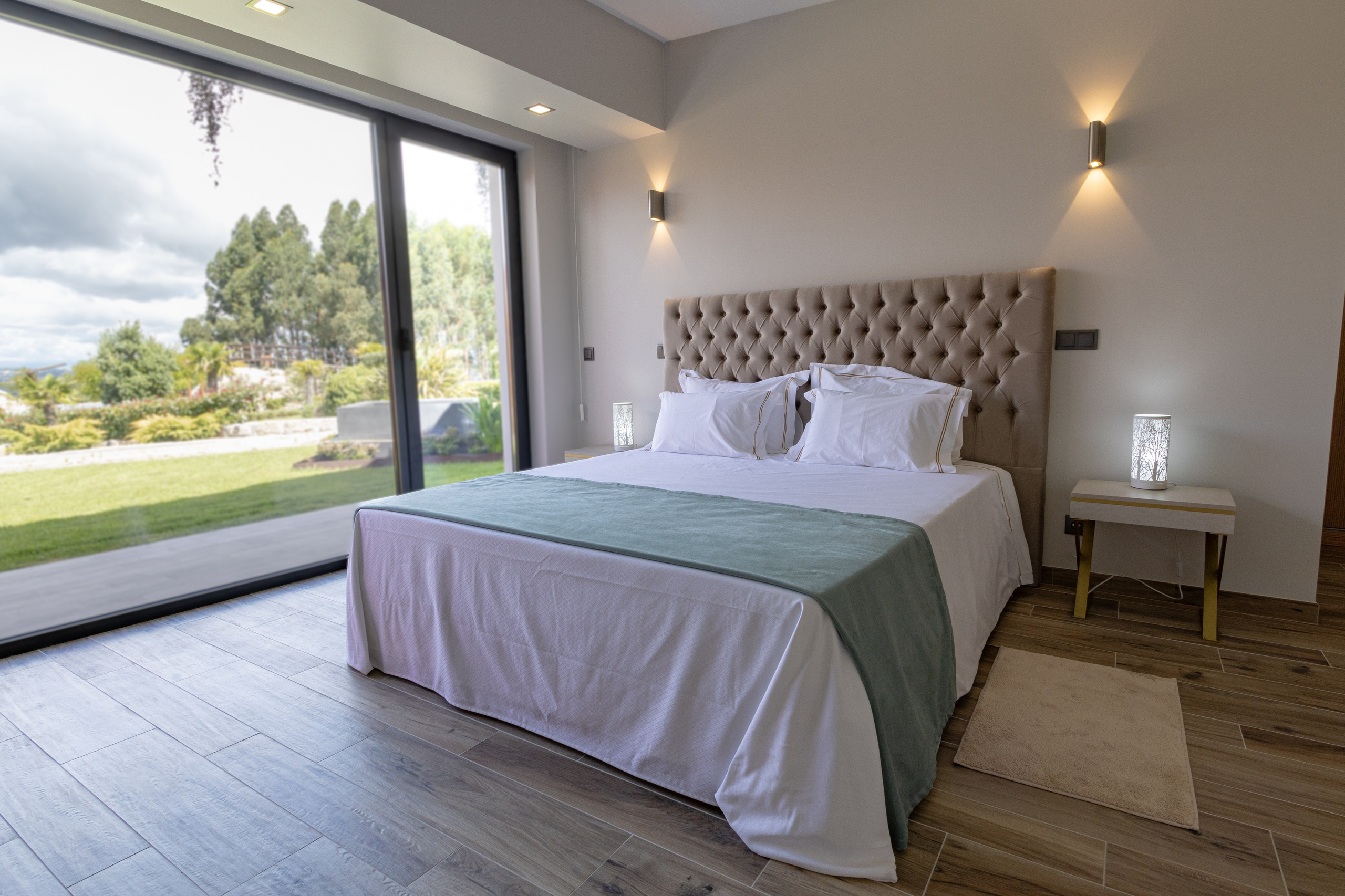 PEDRA AGUDA SPA. ESTUDIO DOZE