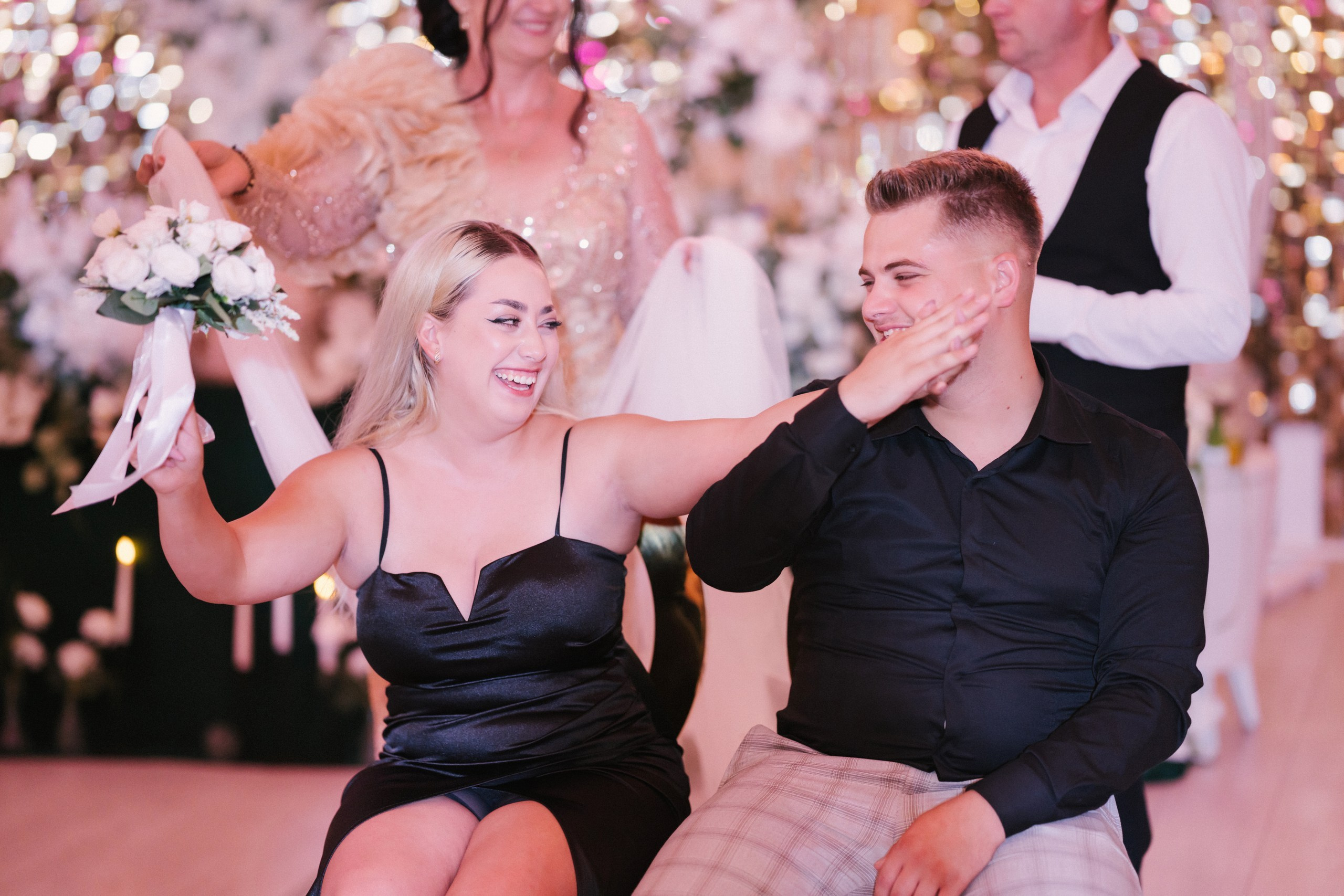 - mireasă Lavinia pregătire casa părintească Hârlău- mire Mihai pregătire Flămânzi cavalerii de onoare- fotograf nuntă Casa Jorovlea- ședință foto miri Mihai și Lavinia- nuntă elegantă Casa Jorovlea- fotografie de nuntă naturală România- domnișoare de onoare pregătire mireasă- emoții nuntă biserică- dansul mirilor Casa Jorovlea* fotograf profesionist nuntă Botoșani Iași* fotografie documentară de nuntă- familie și prieteni la nuntă- nași Mihai și Nicoleta nuntă- portret mireasă în lumină naturală- petrecere nuntă Casa Jorovlea- Nuntă Mihai și Lavinia – momente emoționante din ziua nunții, pregătirile mirilor în Hârlău și Flămânzi, ceremonia religioasă și ședința foto realizată de  AlinoFotoStudio -  Mireasa Lavinia în timpul pregătirilor la Hârlău-  Mihai pregătit de cavalerii de onoare în Flămânzi - Ceremonia religioasă a mirilor Mihai și Lavinia-Ședință foto romantică de nuntă Mihai și Lavinia - Dansul mirilor la petrecerea de nuntă -  fotograf nuntă Iași-  fotograf nuntă Botoșani- wedding photography Romania- AlinoFotoStudio - AlinoFotoStudio - Alin Chirilă fotograf - fotograf Botoșani - fotograf Iași - fotograf Hârlău - fotograf Bacău - fotograf Suceava - fotograf București - fotograf Neamț - servicii foto video - fotograf evenimente - fotograf nuntă - fotograf botez - wedding photographer Romania - ședință foto nuntă - fotografie de eveniment - wedding photography - fotografie profesională - fotograf profesionist România- povestitor prin fotografie, servicii foto - video -profesionale