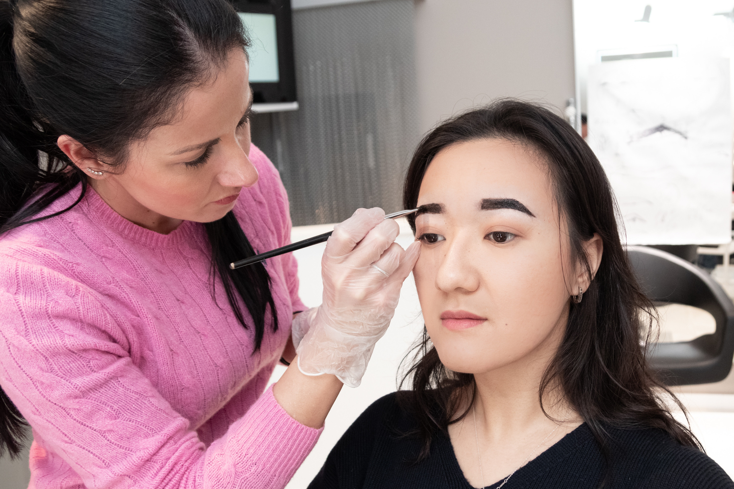 AlfaBrows masterclass. Visual content creator, photographer in Eindhoven Anastasia Sarkisova