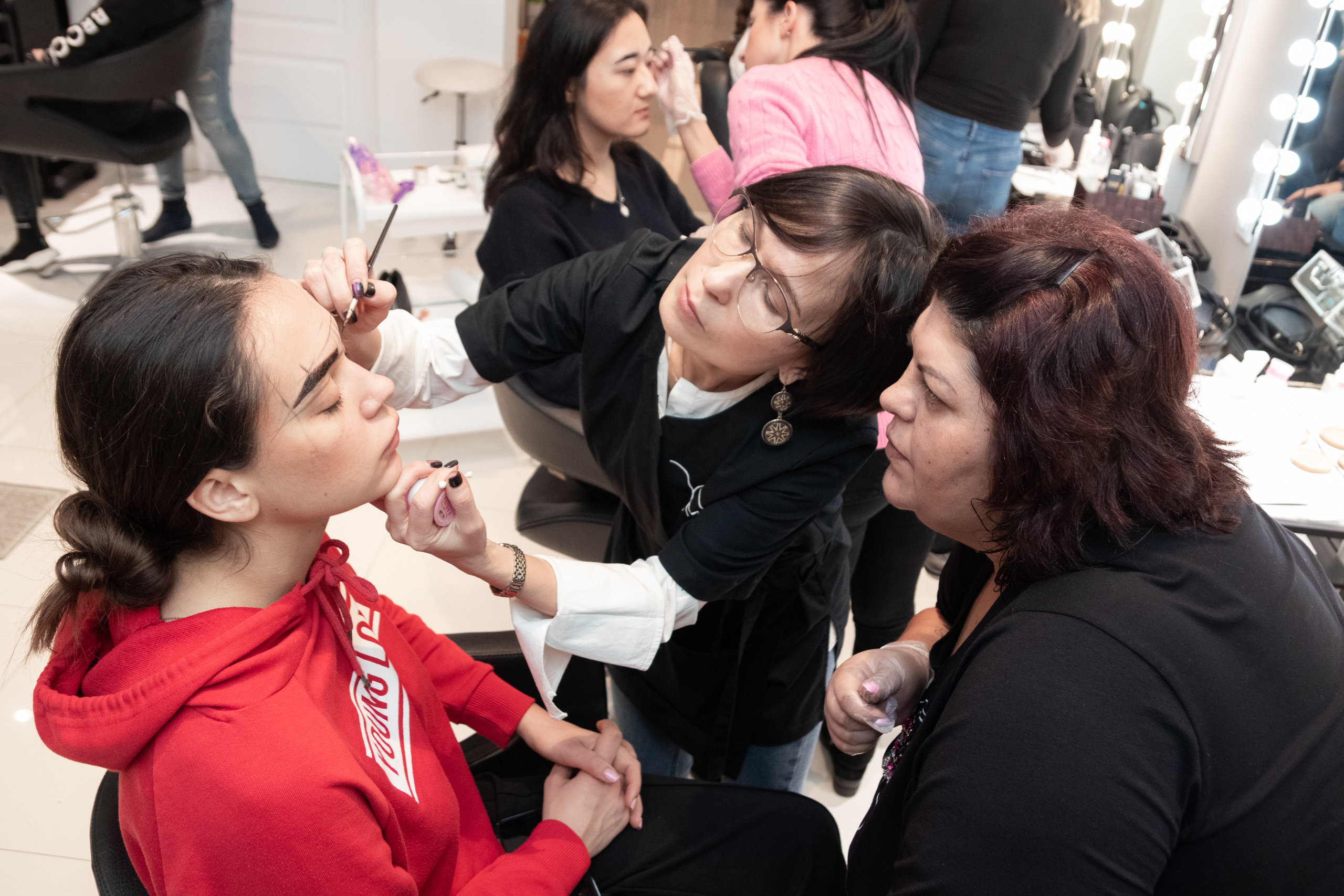 AlfaBrows masterclass. Visual content creator, photographer in Eindhoven Anastasia Sarkisova