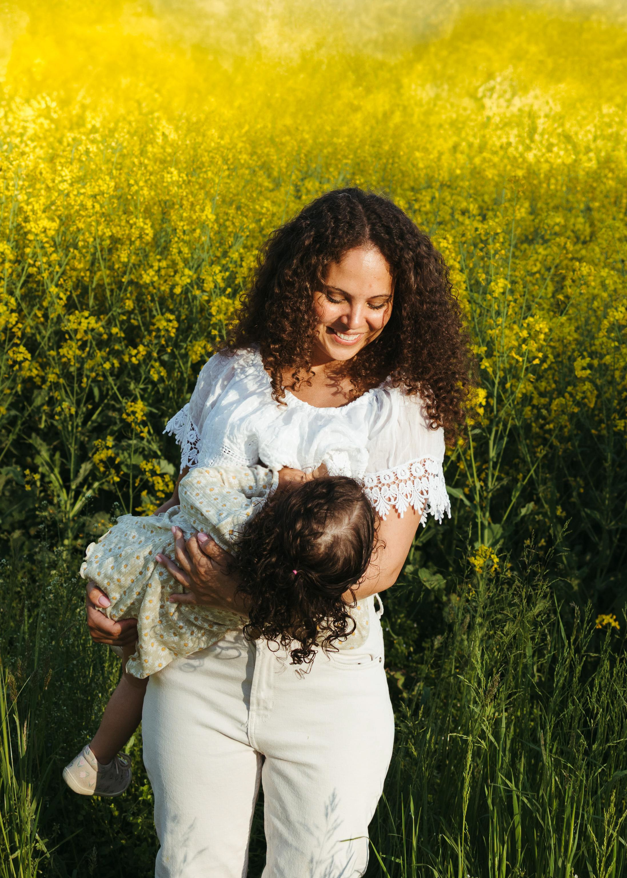 Mädels unter sich. Familienfotografin in Bern, Schweiz