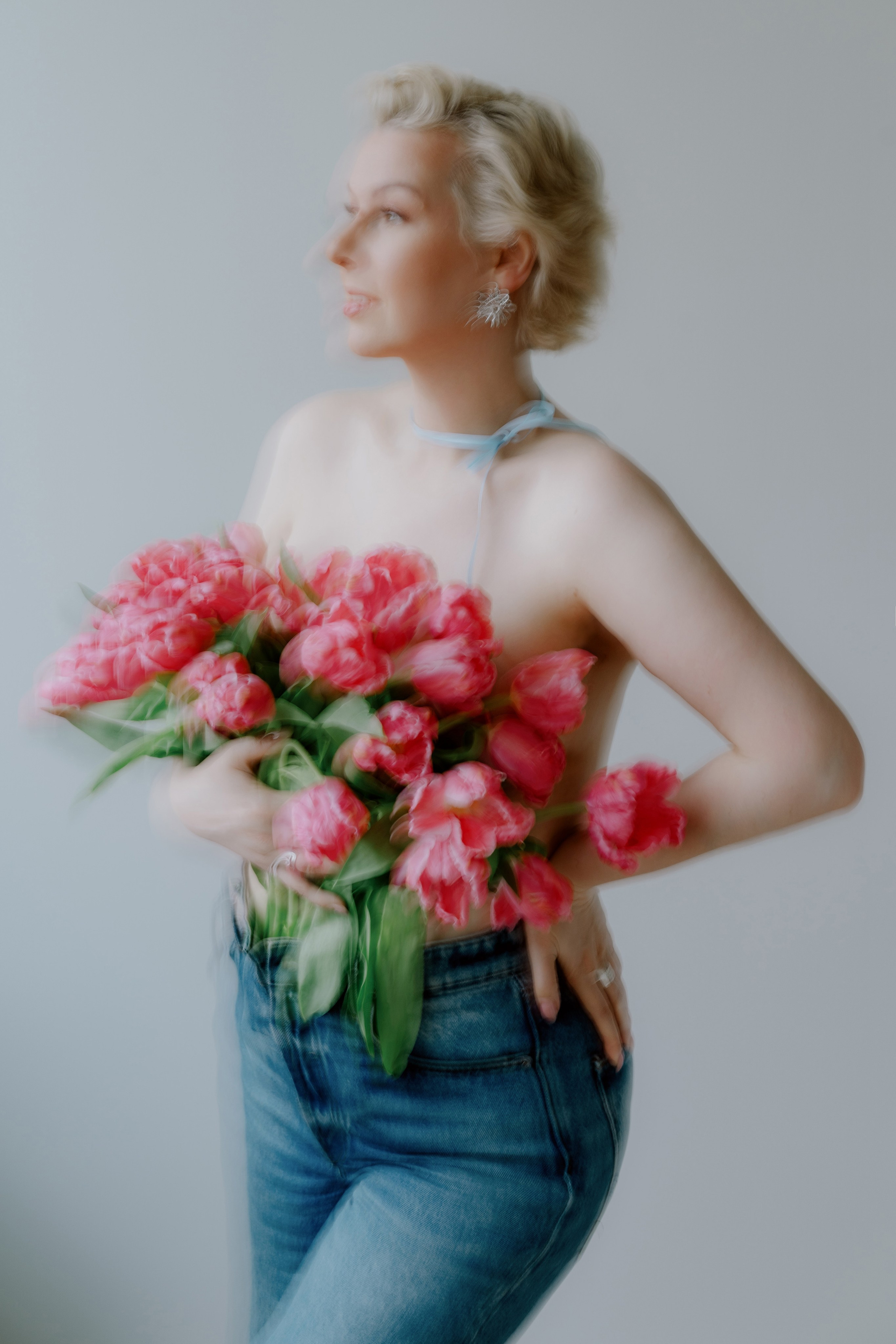 Intimate Tulip Boudoir Photography NYC | Elegant Spring Portrait Sessions. Videographer and photographer in New York // MAKAROV.VIDEO