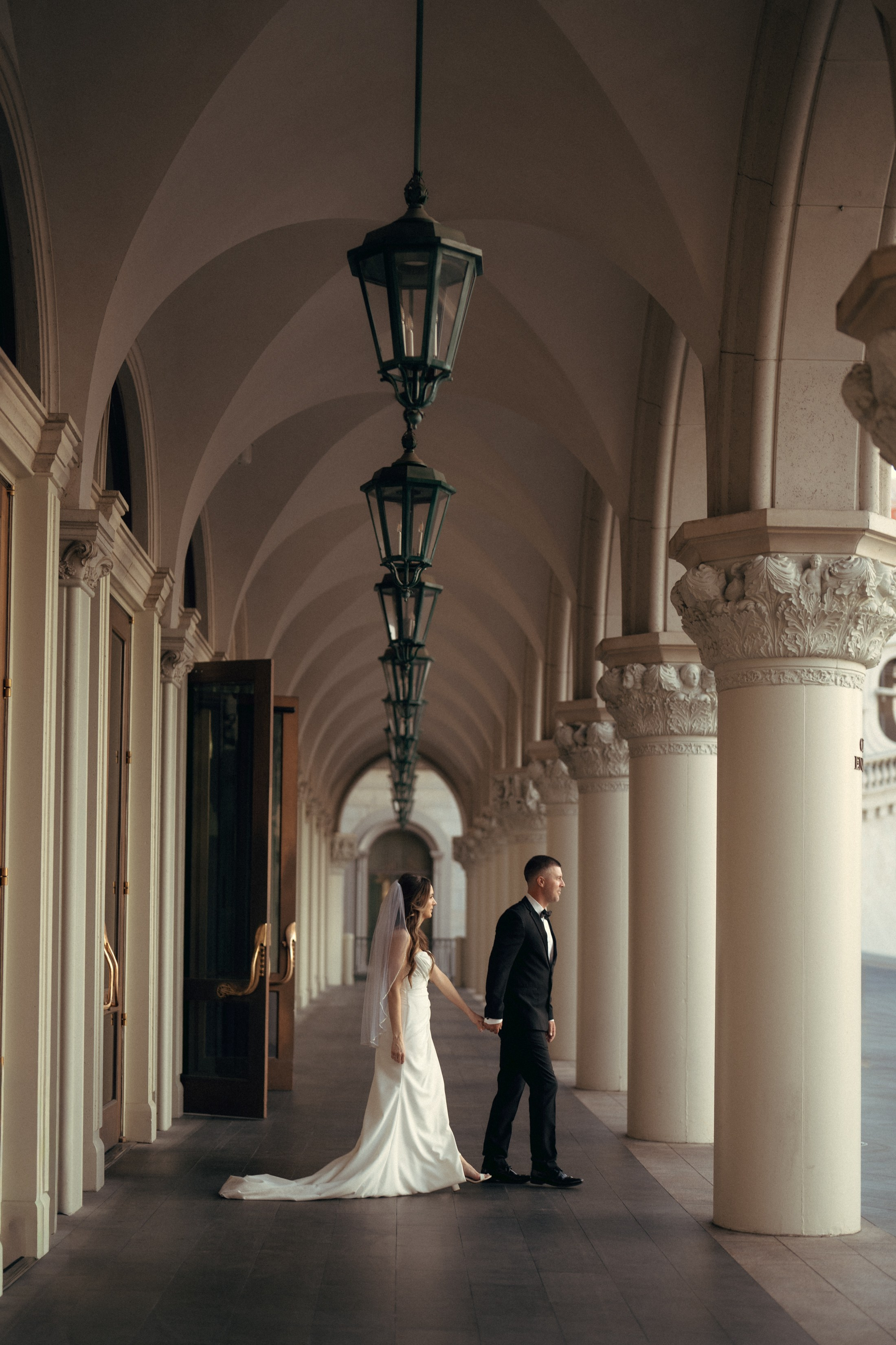L&C. Wedding & elopement photographer Viktoriya Kravtsov. Las Vegas