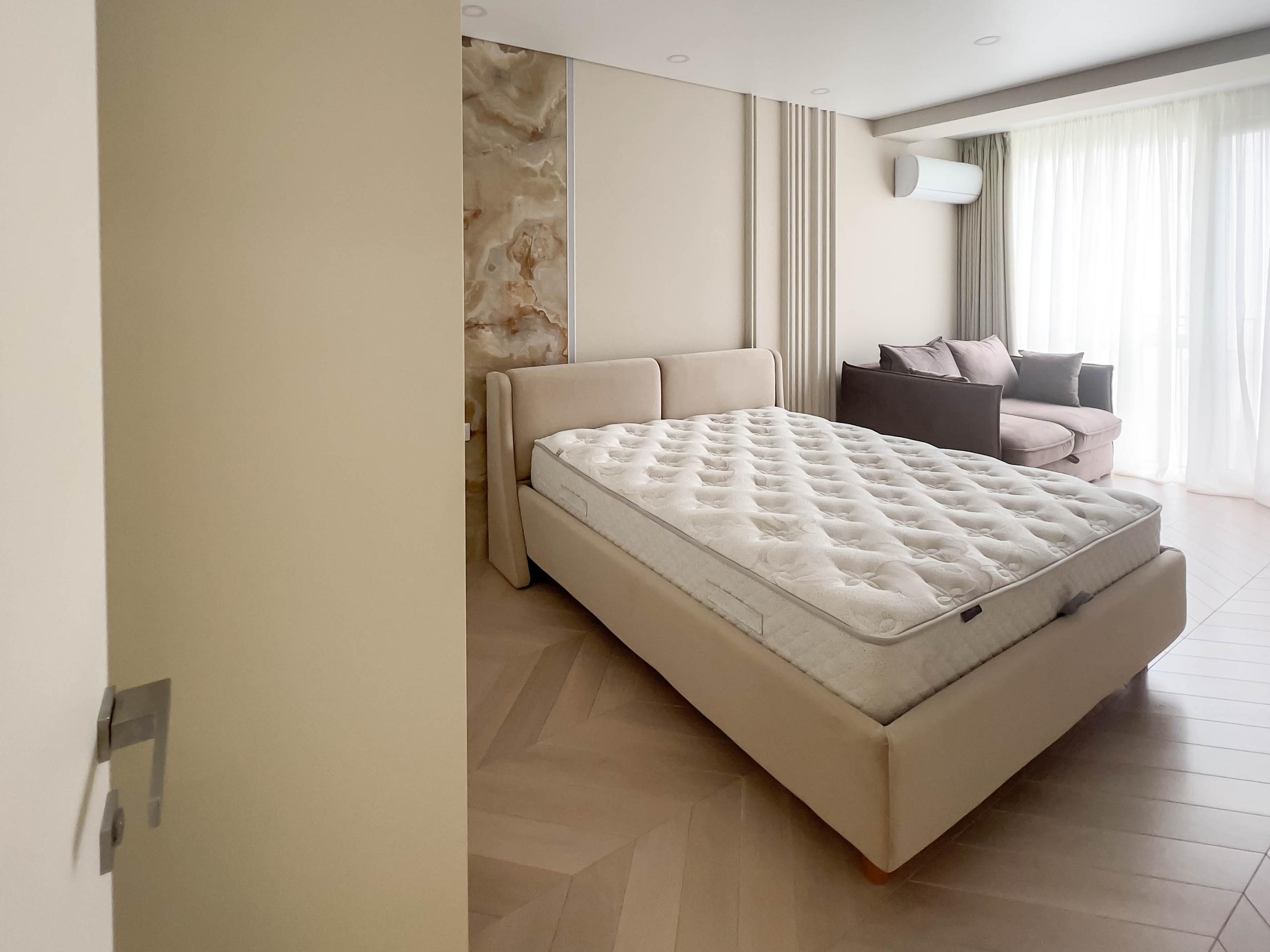 Flat. Fotograf Dmitrii Donets