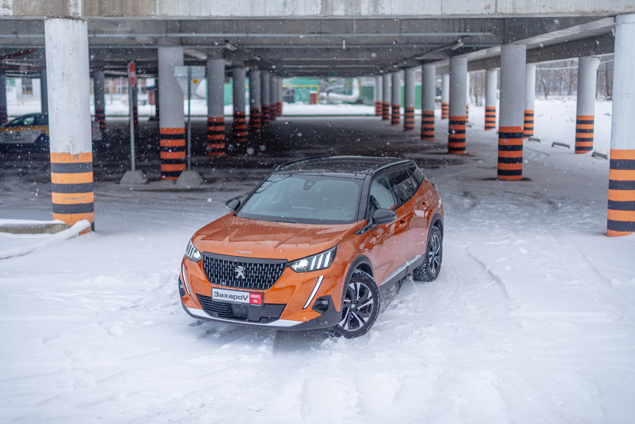 Фотосъемка автомобиля Peugeot 2008 GT. ФОТОГРАФ МЕКСИКА КИНТАНА-РОО