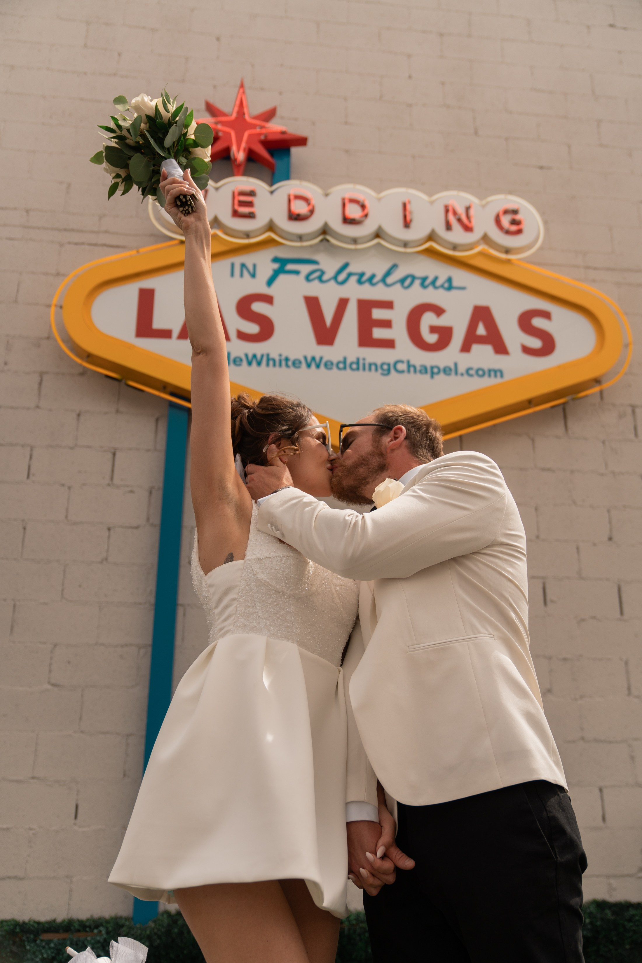 Emma&Daniel. Wedding & elopement photographer Viktoriya Kravtsov. Las Vegas