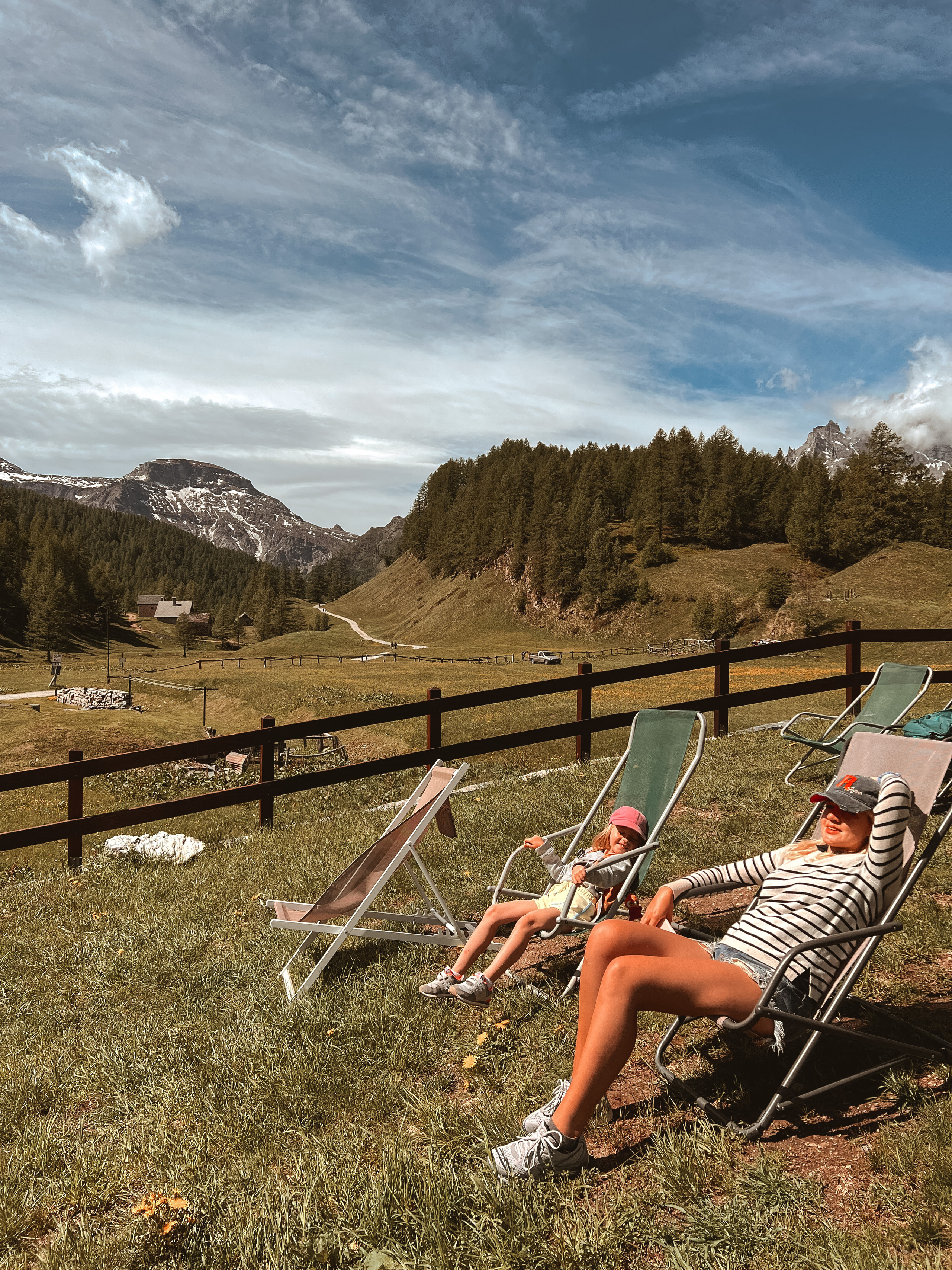 LA BELLA GIORNATA IN MONTAGNA. PHOTOGRAPHER IN ITALY
