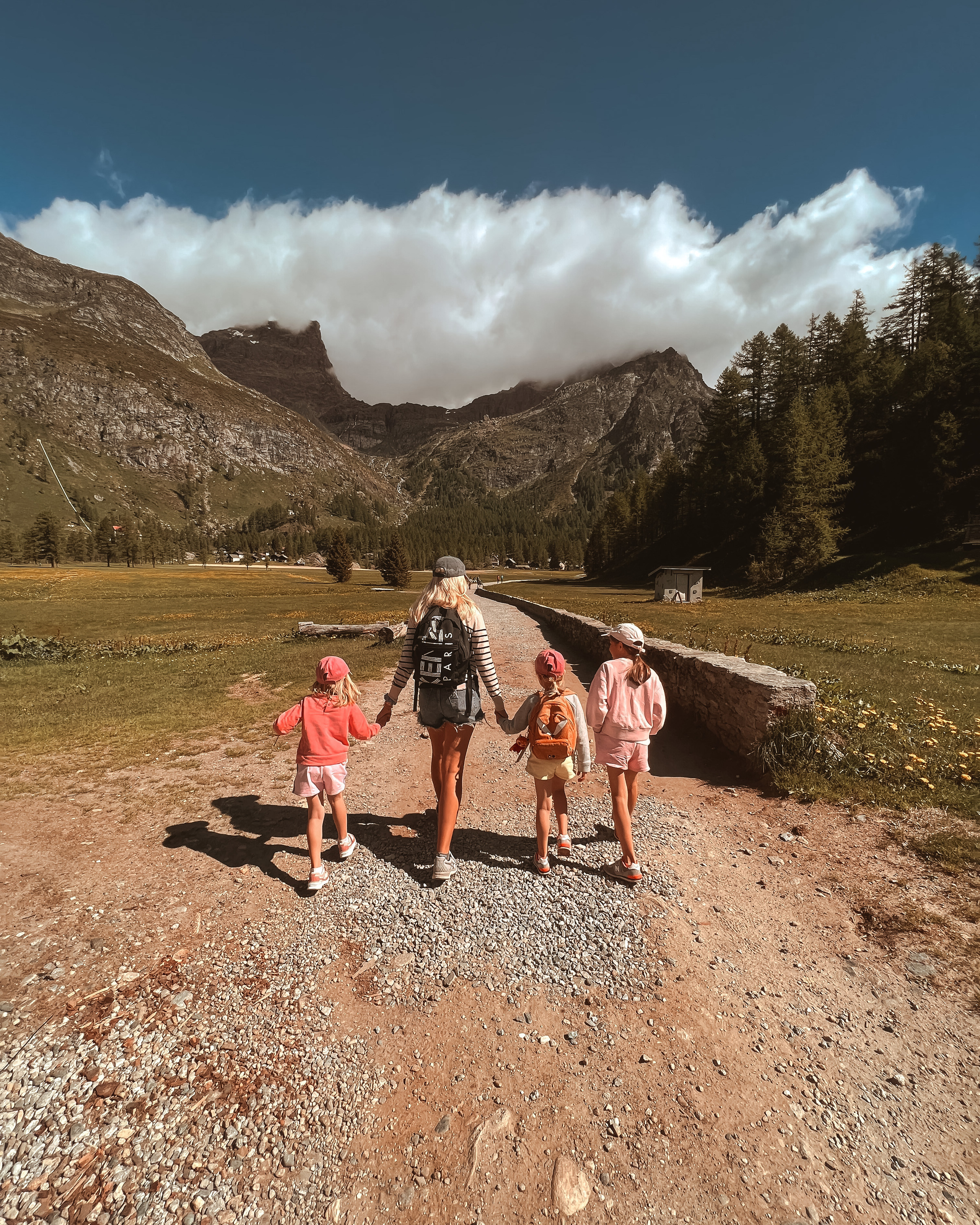 LA BELLA GIORNATA IN MONTAGNA. PHOTOGRAPHER IN ITALY