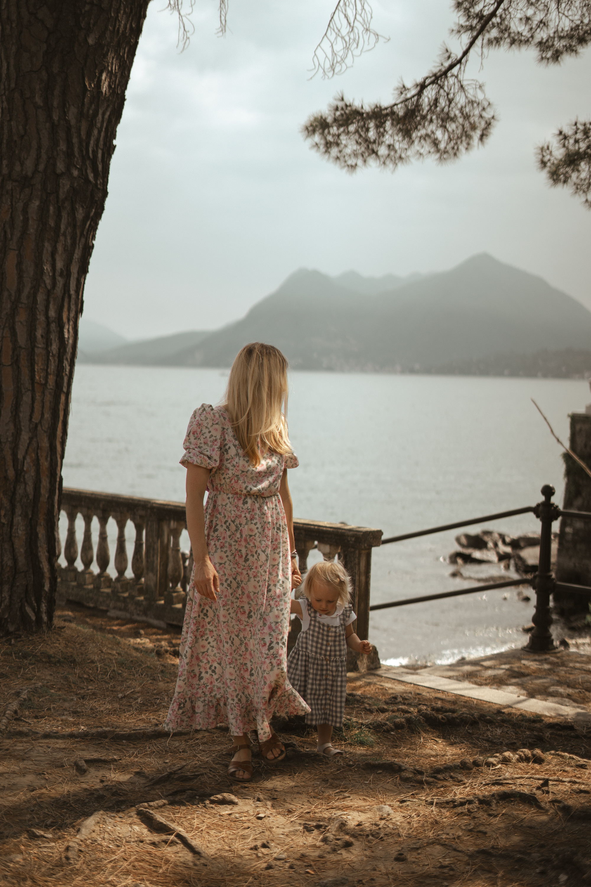 Tania and Glafira. PHOTOGRAPHER IN ITALY