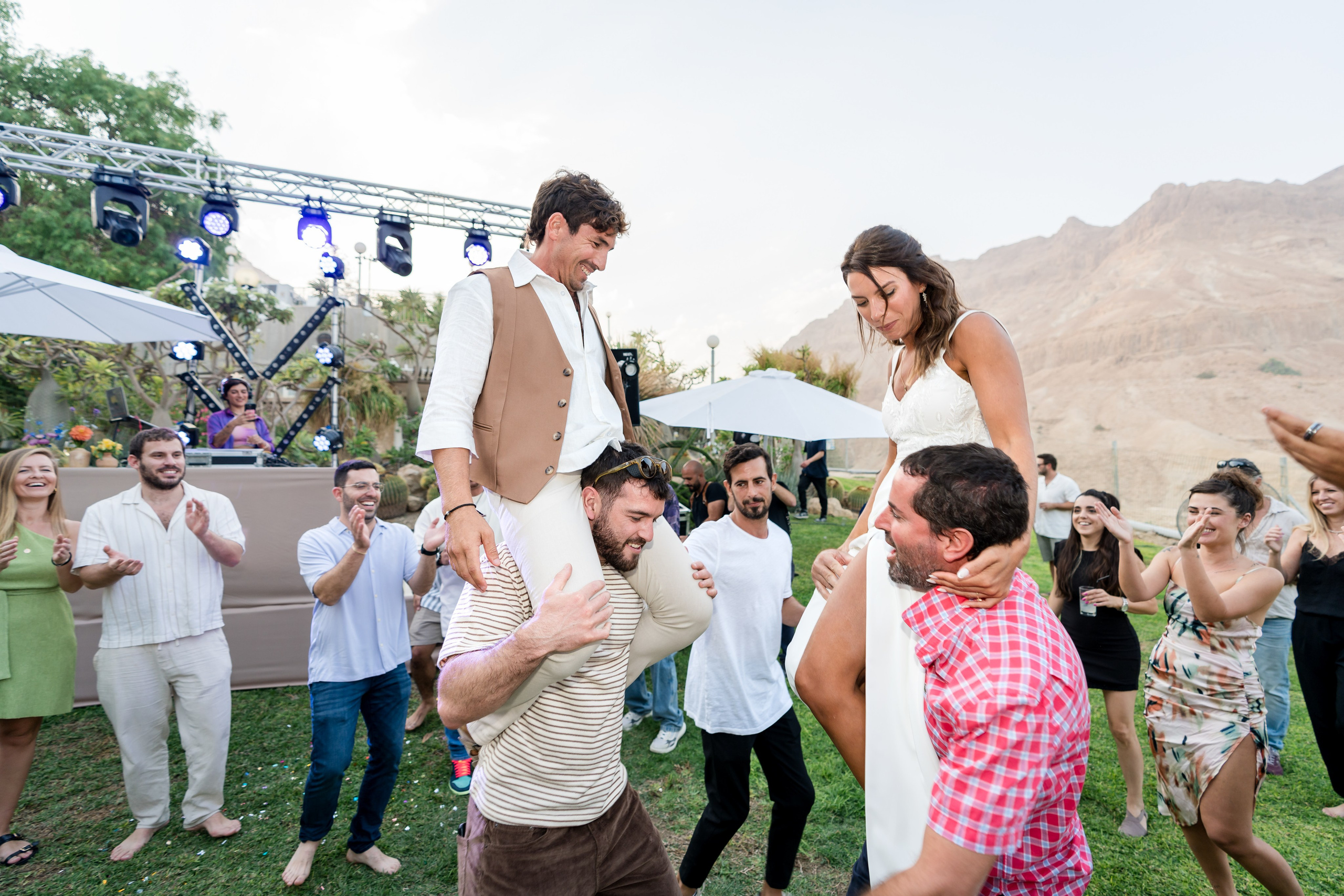 Shirley & Yoav. AMIR BUCHNIK PHOTOGRAPHER