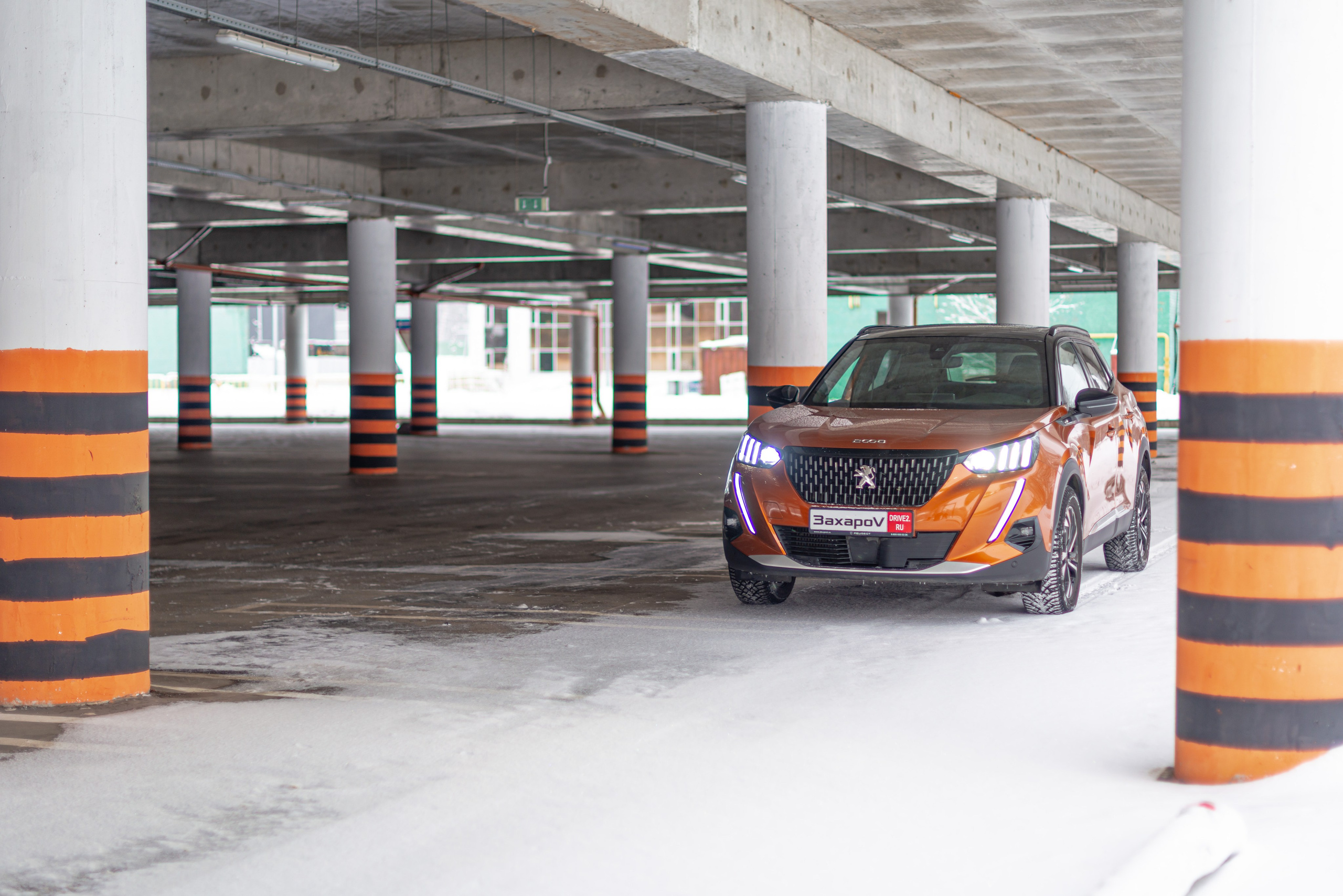 Фотосъемка автомобиля Peugeot 2008 GT. ФОТОГРАФ МЕКСИКА КИНТАНА-РОО