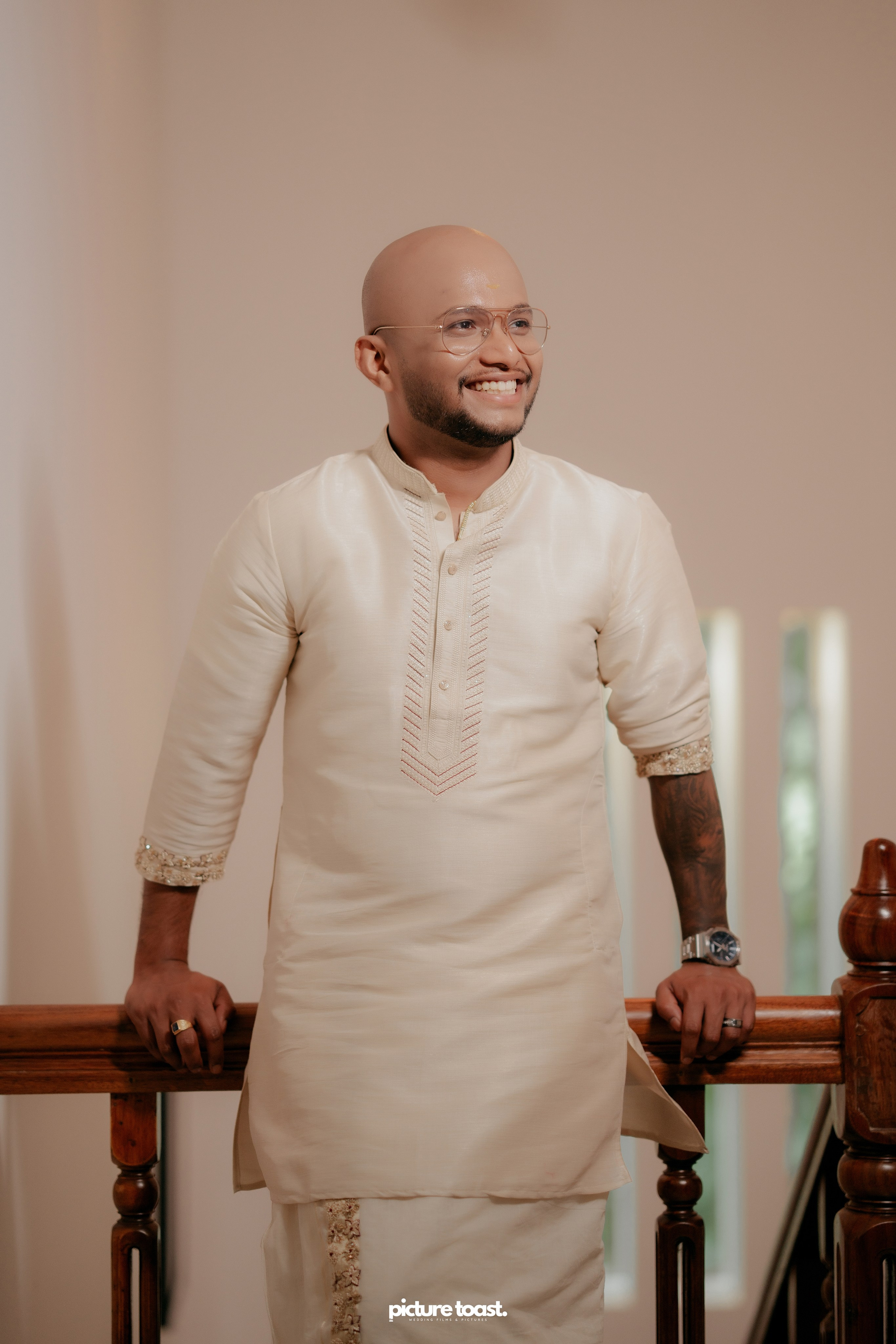 Traditional Kerala Hindu Wedding Ft. Anusree & Vishnu. Fine art Wedding Photographers in India & Canada