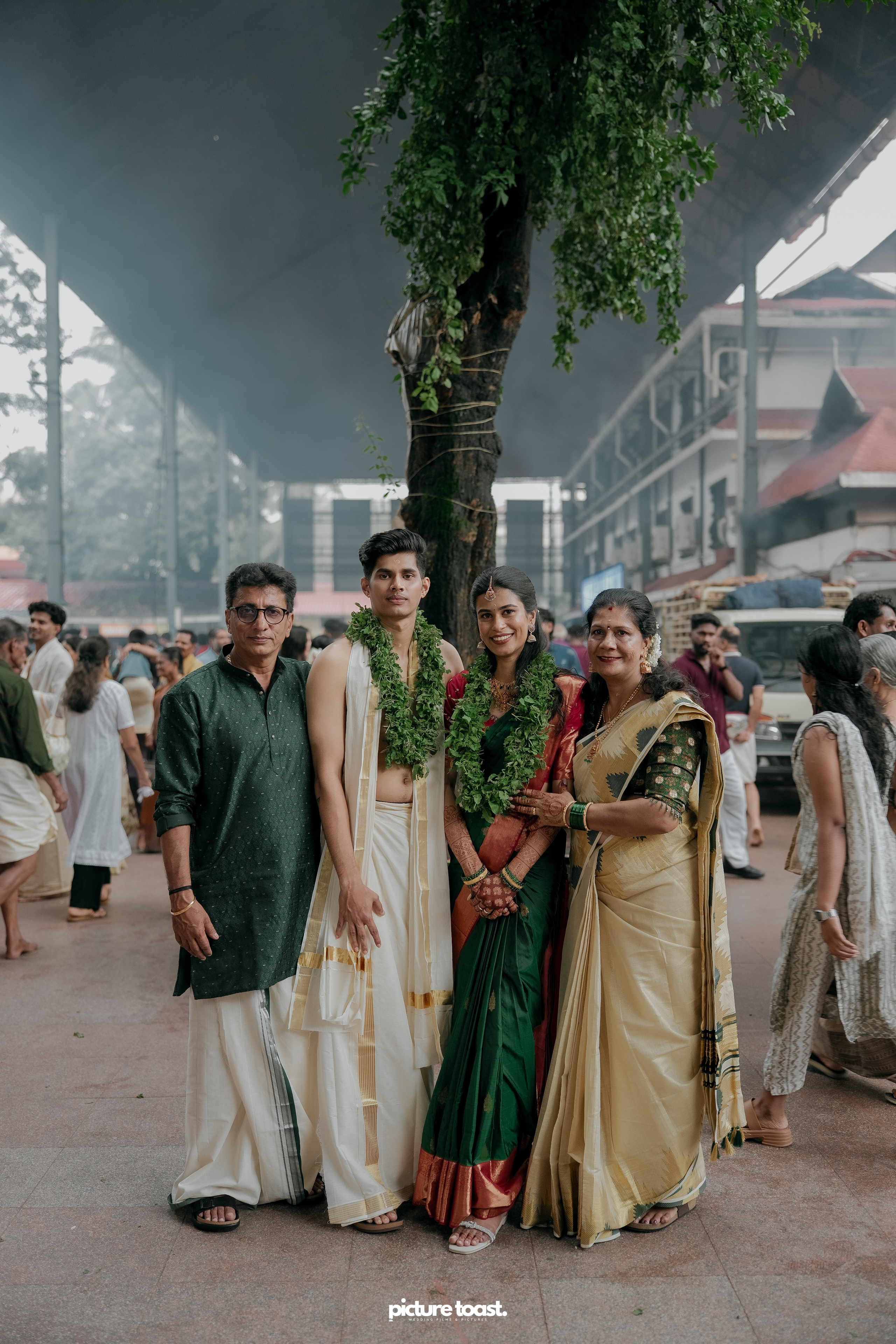 Guruvayur Wedding Ft. Athira & Abilash. Fine art Wedding Photographers in India & Canada