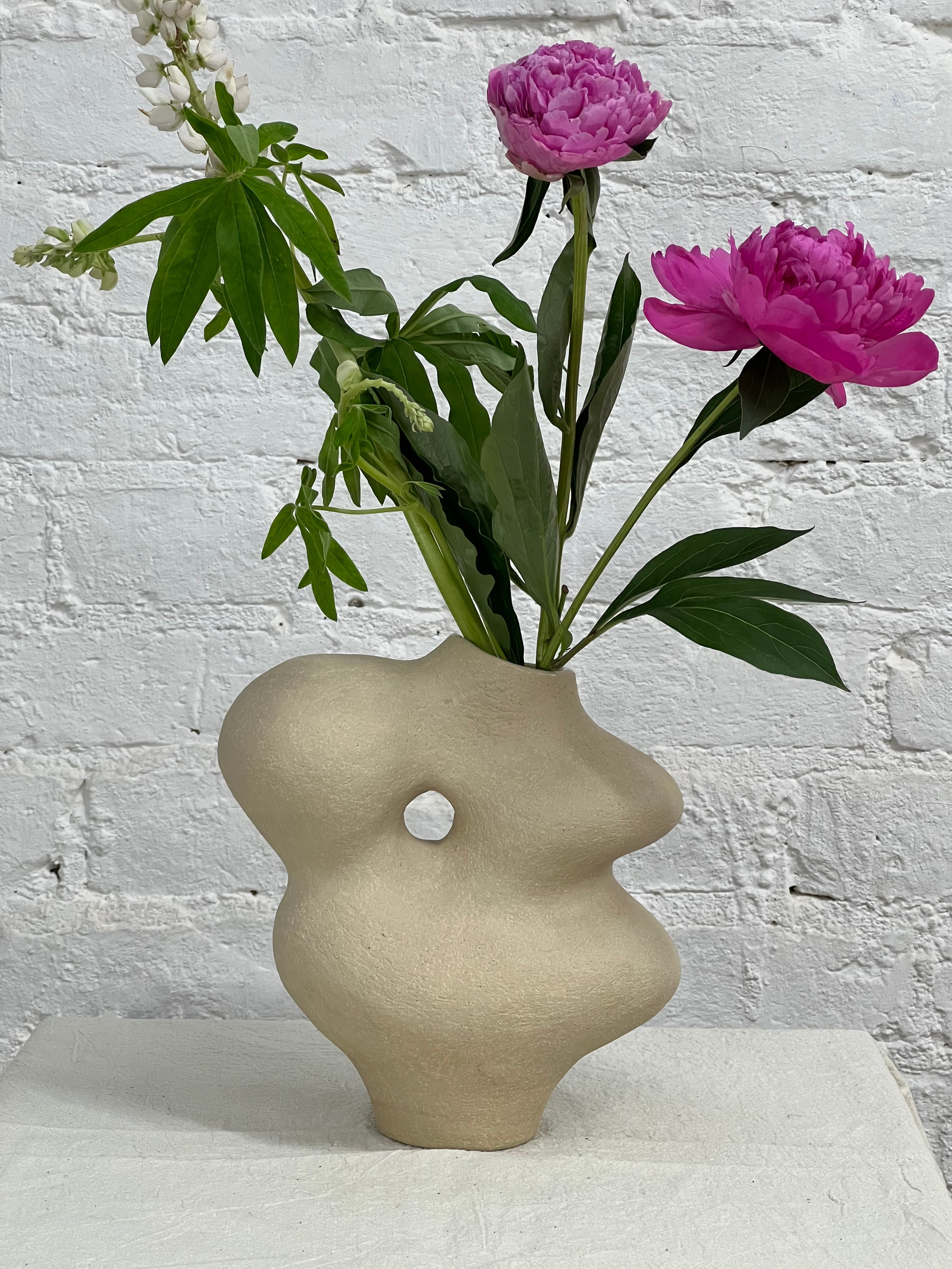 Vase “Rice”. ReefCeramics, based in Nicosia, is a creative hub where handcrafted ce