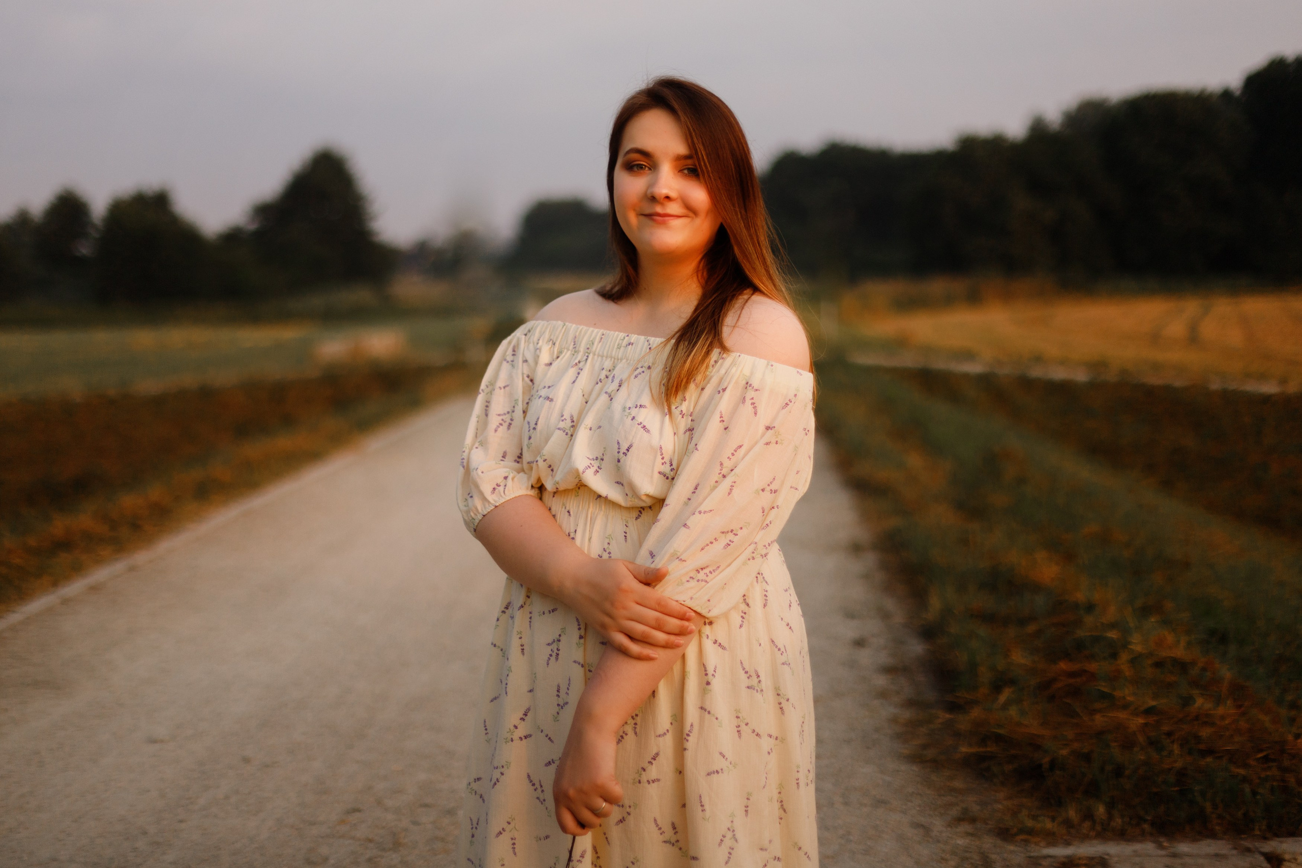 Katya in the field. Kaja | fotograf psów we Wrocławiu