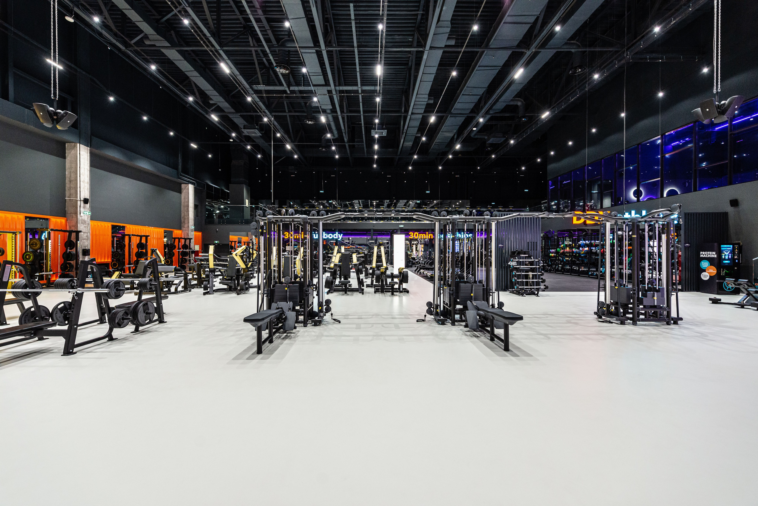 DDX Fitness в ТЦ Место встречи Янтарь. ФОТОГРАФ МЕКСИКА КИНТАНА-РОО