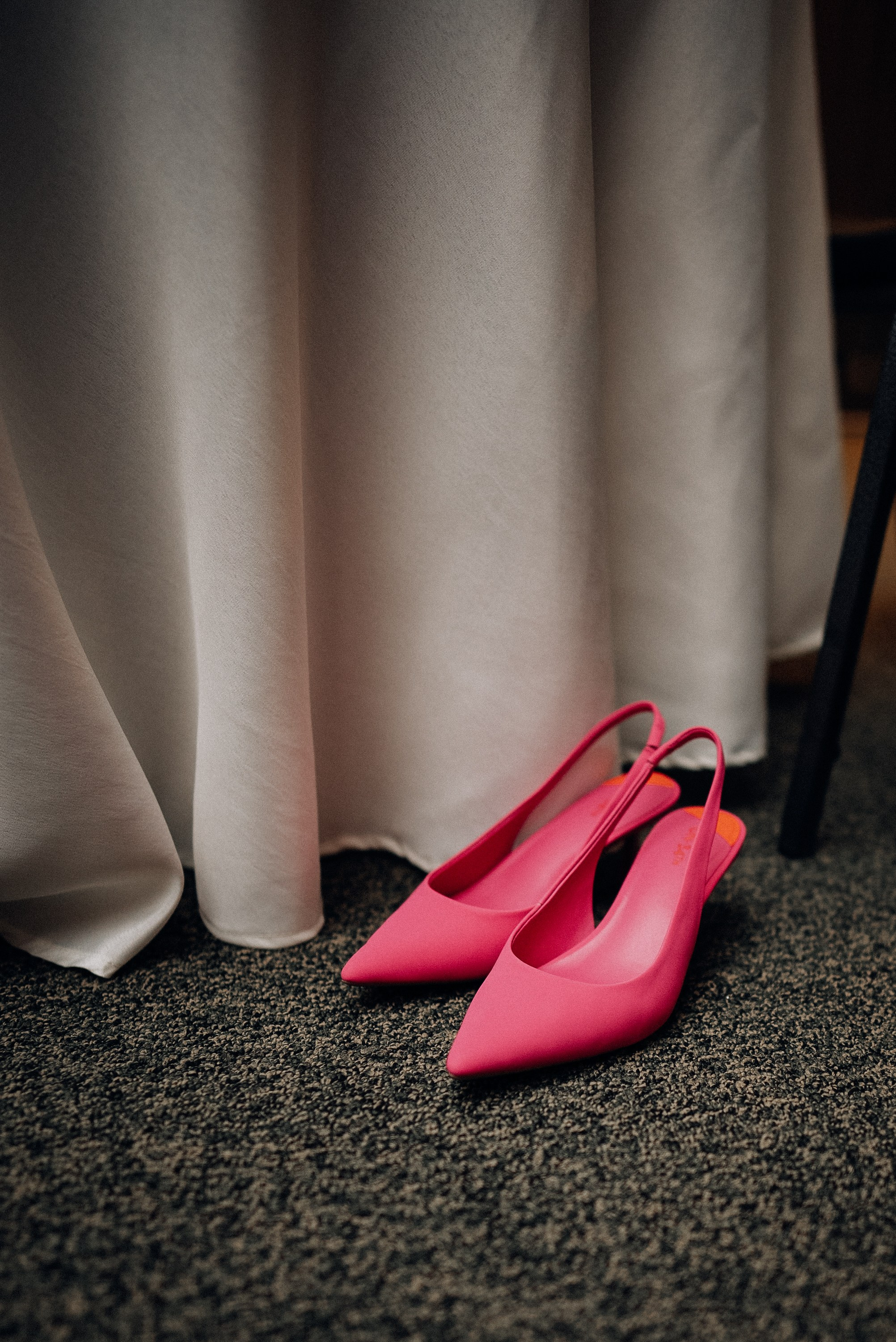 Happy bride and groom. Portrait and wedding photographer in New York