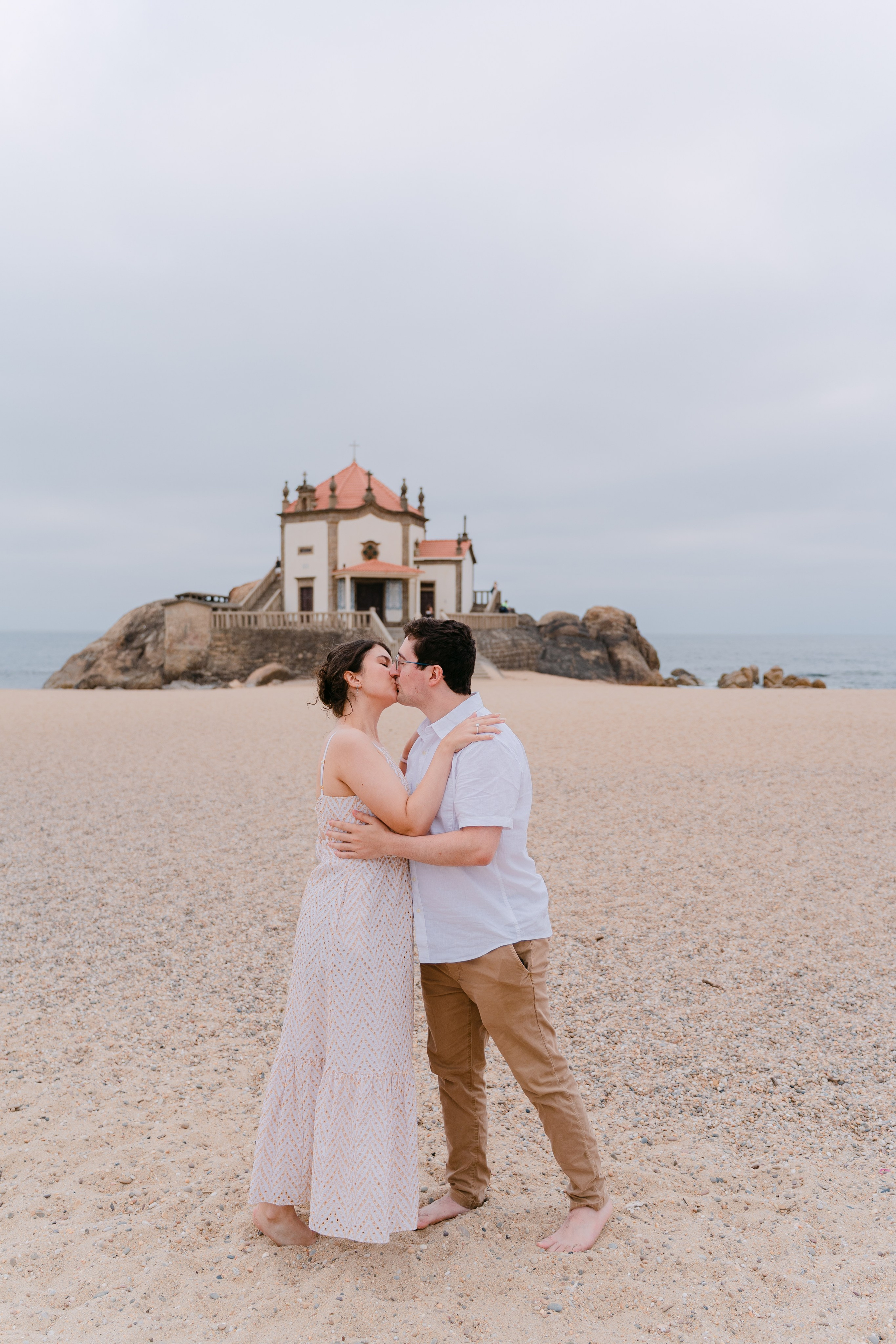 Wedding proposal at Senhor da Pedra. Fotógrafo de casamentos e ensaios para casais em Porto