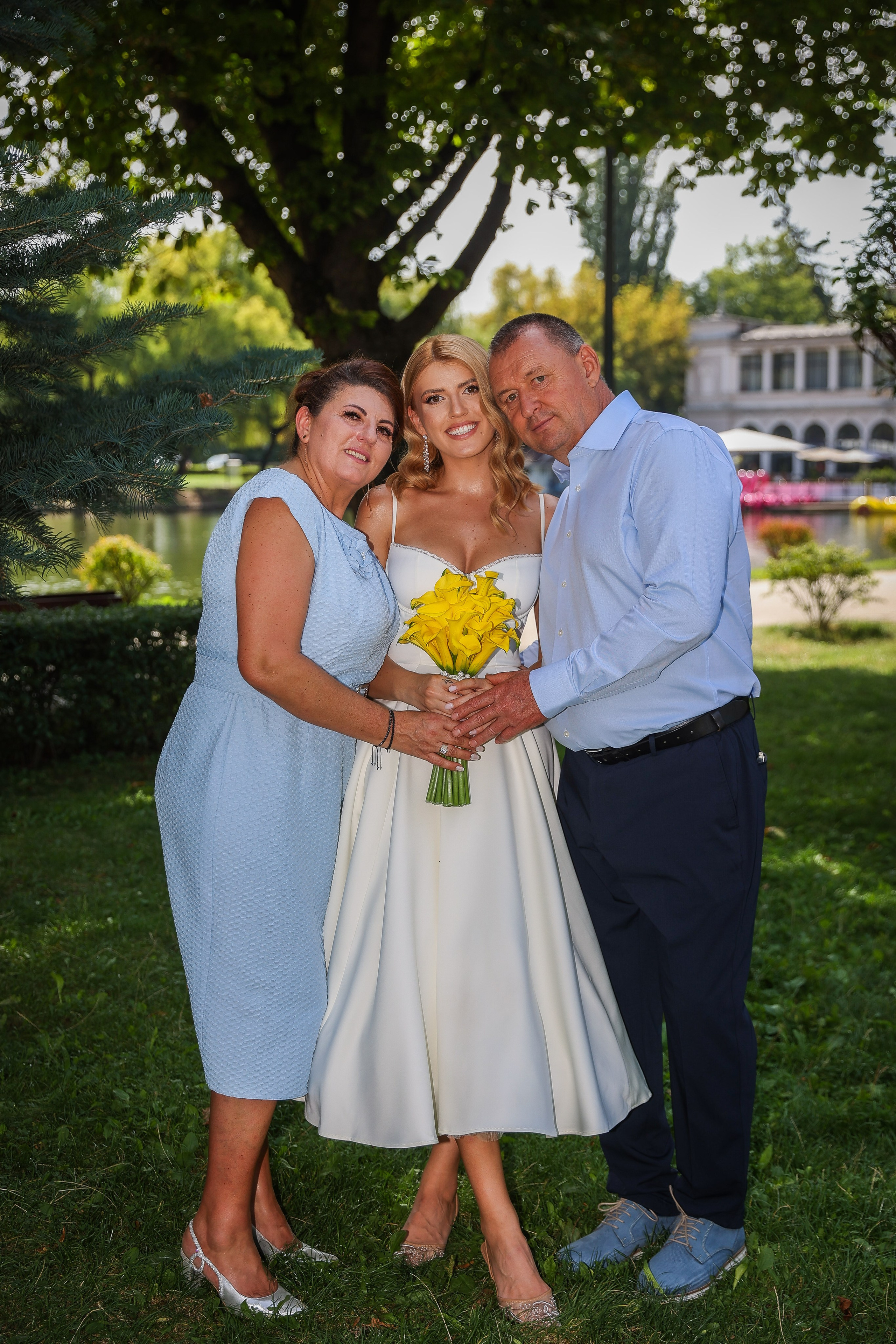 Bianca & Daniel — o nuntă de vară în Cluj, între natură și eleganță. Rares Bucur is a professional wedding photographer based in Cluj-Napoca, Romania, specializing in wedding photography