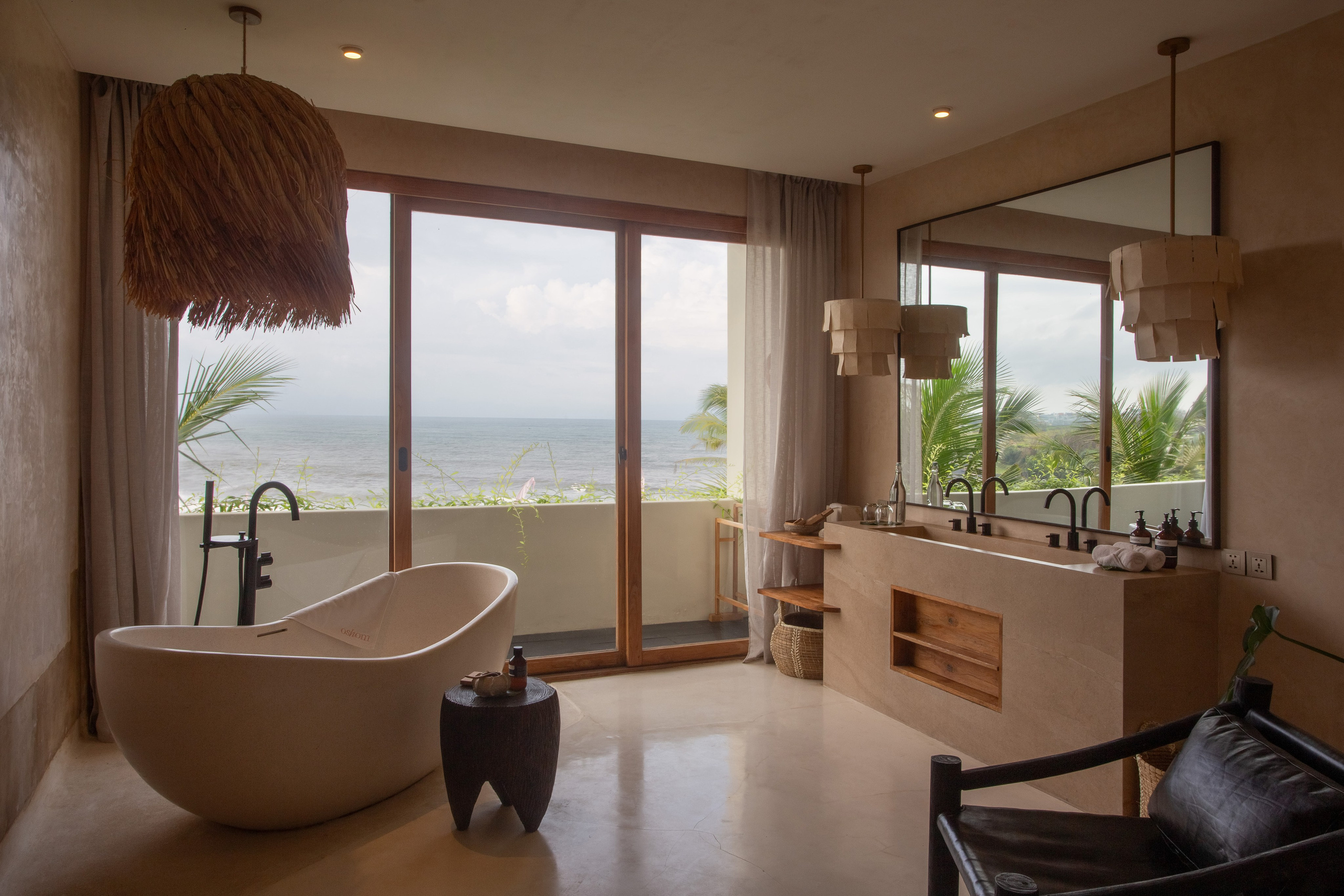 Интерьерная съёмка для отелей и ресторанов. Индивидуальный и парный фотограф на Бали — Bali Dream Photo