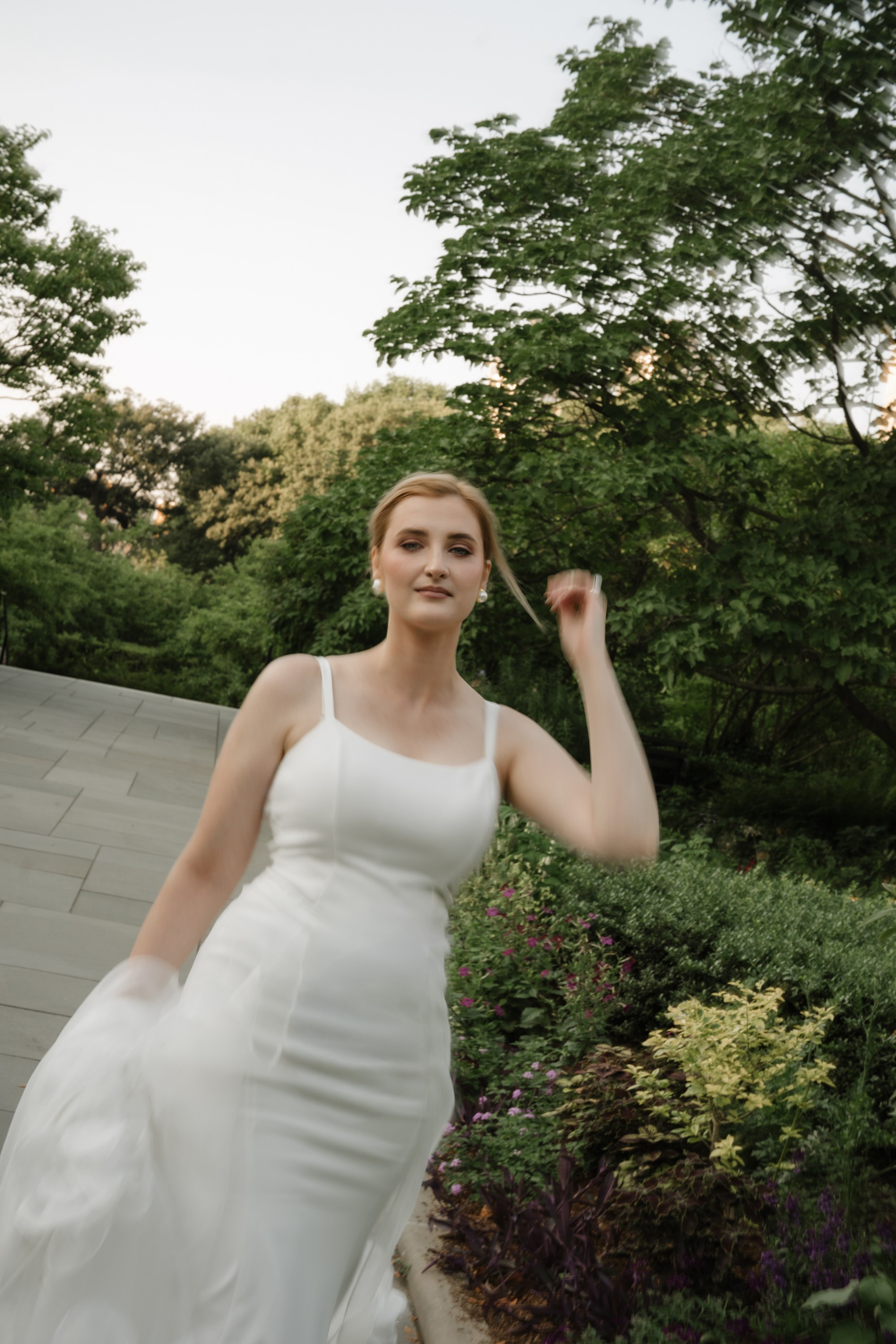 Natalie as a Runaway bride. Portrait and wedding photographer in New York