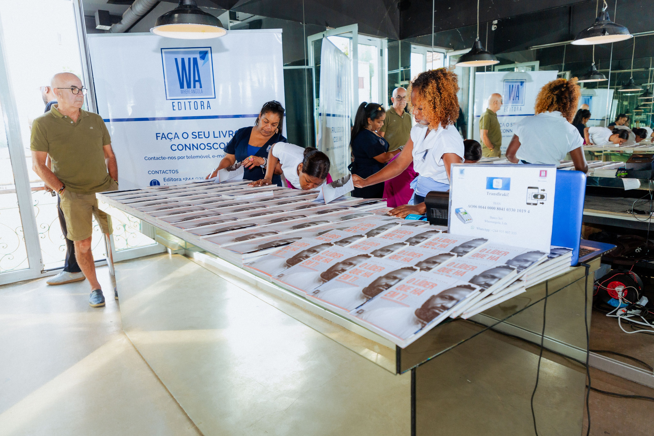 Lançamento do livro — MV