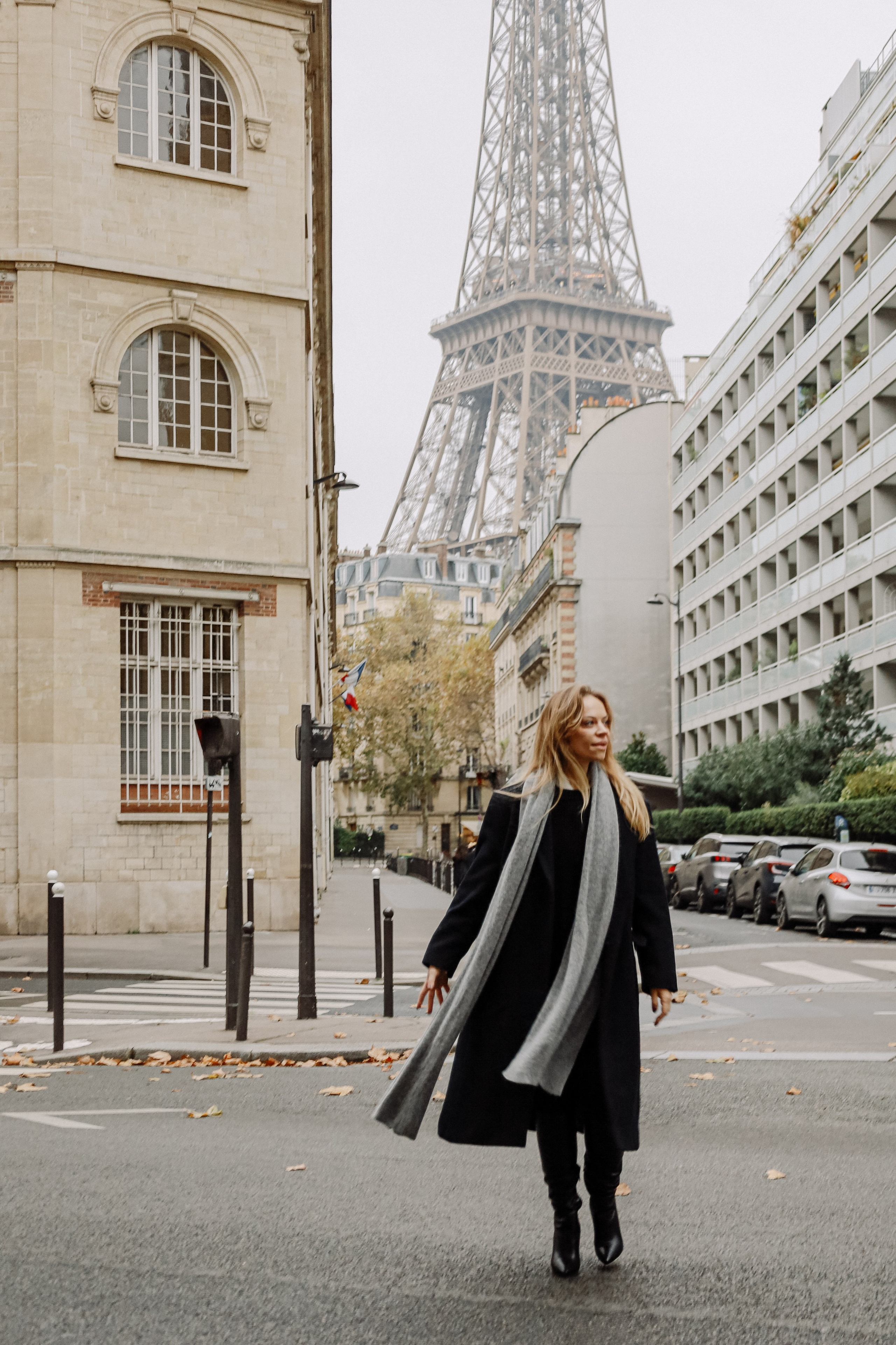 Street Style Photoshoot of Veronika in Paris | Vlada Photo Art. Photographer in Paris: Vlada PhotoArt