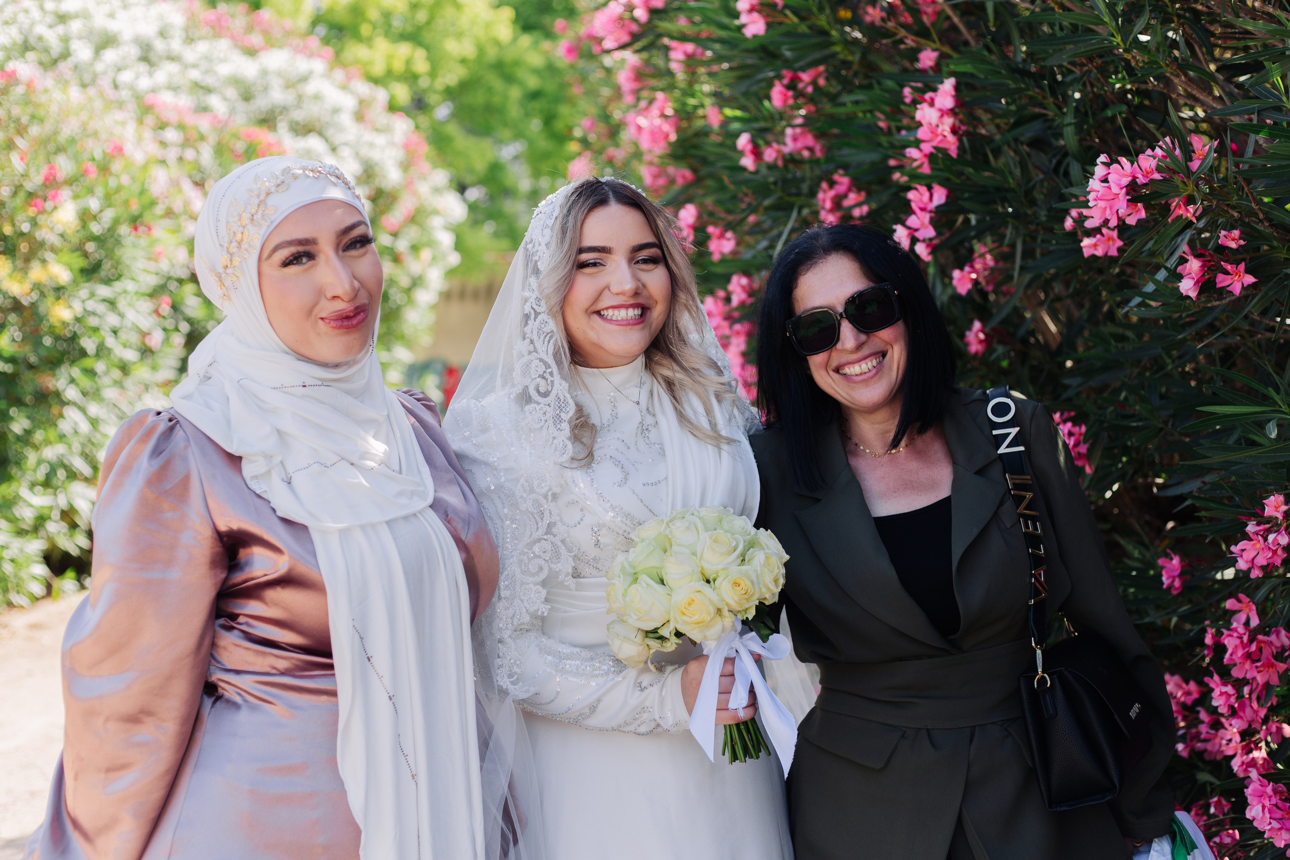 Yassine et Sahra. Studio photo « Partage ton bonheur » – Photographe famille près de Châtellerault, Poitiers et Tours