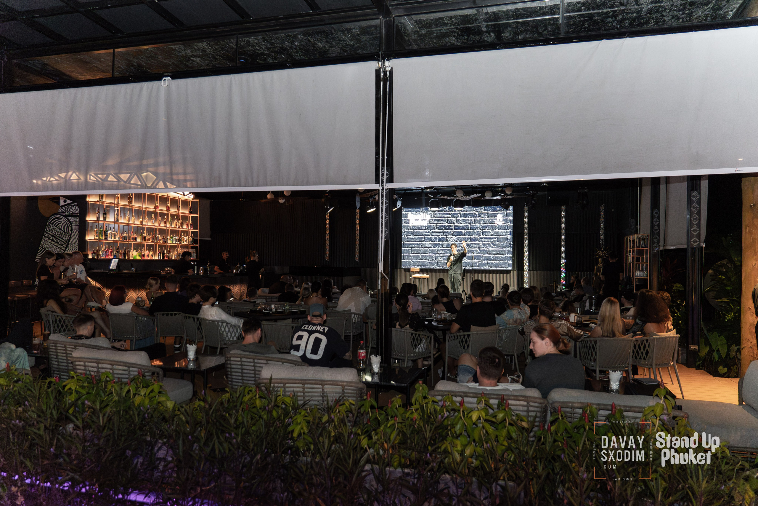 Standup Влада Лапина | Фоторепортаж | Афиша | DAVAYSXODIM.com PHUKET. АФИША|ФОТОРЕПОРТАЖИ|ИВЕНТЫ|ПХУКЕТ