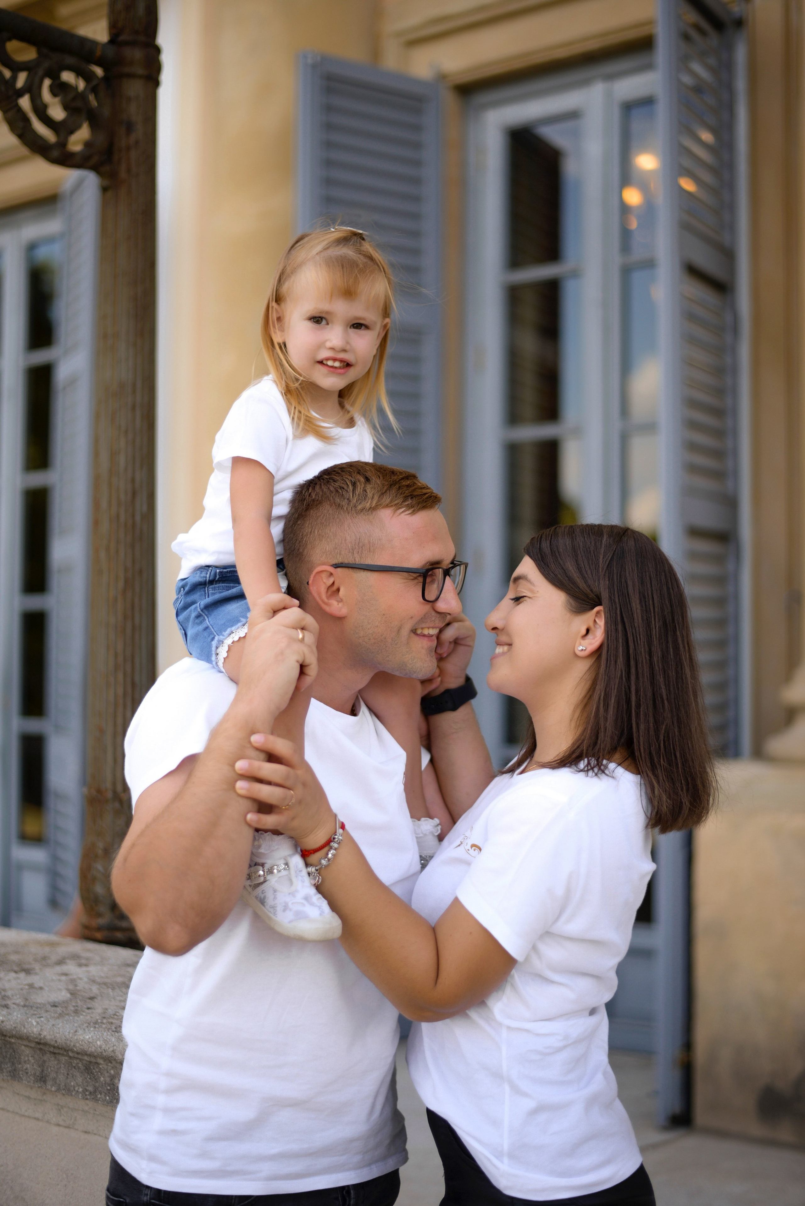 Family. Julia Kuzmovych personal and pregnancy photographer in London