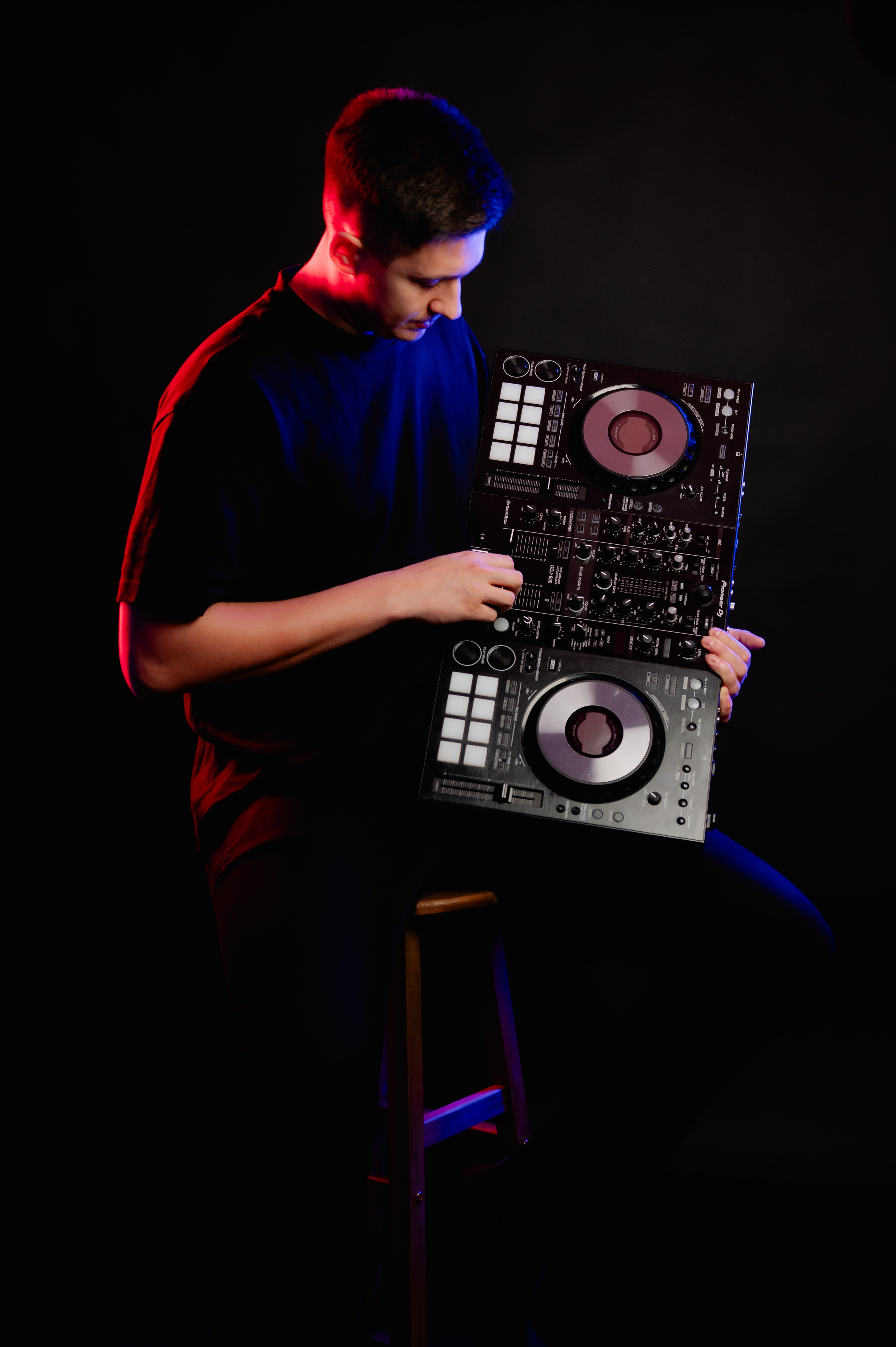 DJ Fabio. Andrei Samuel – Fotograf București | Evenimente, Studio, Imobiliare, Produs