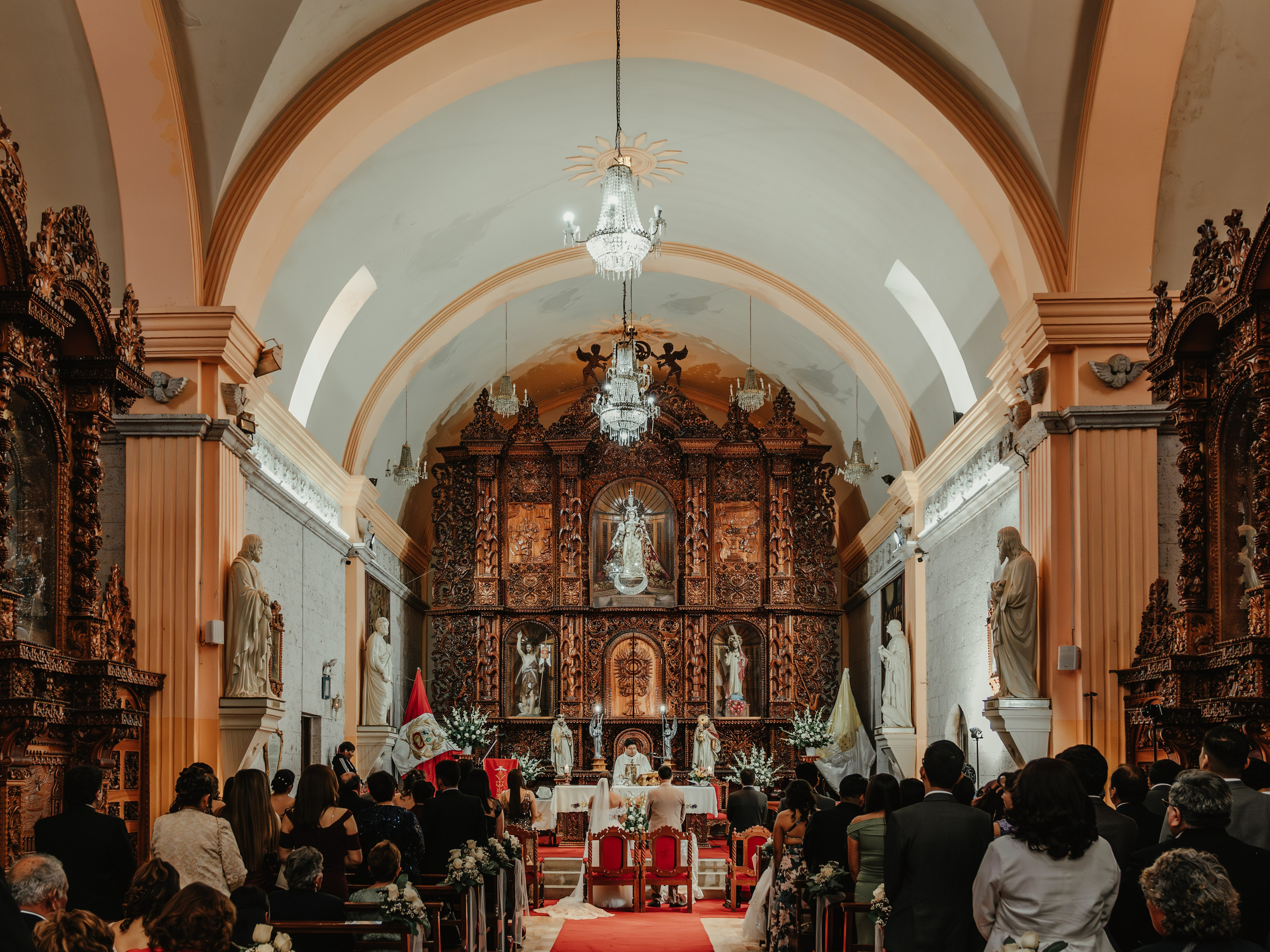 CARLA Y MARIO BODA RELIGIOSA. Studio KVTA | Fotografía y Video de Bodas en Arequipa