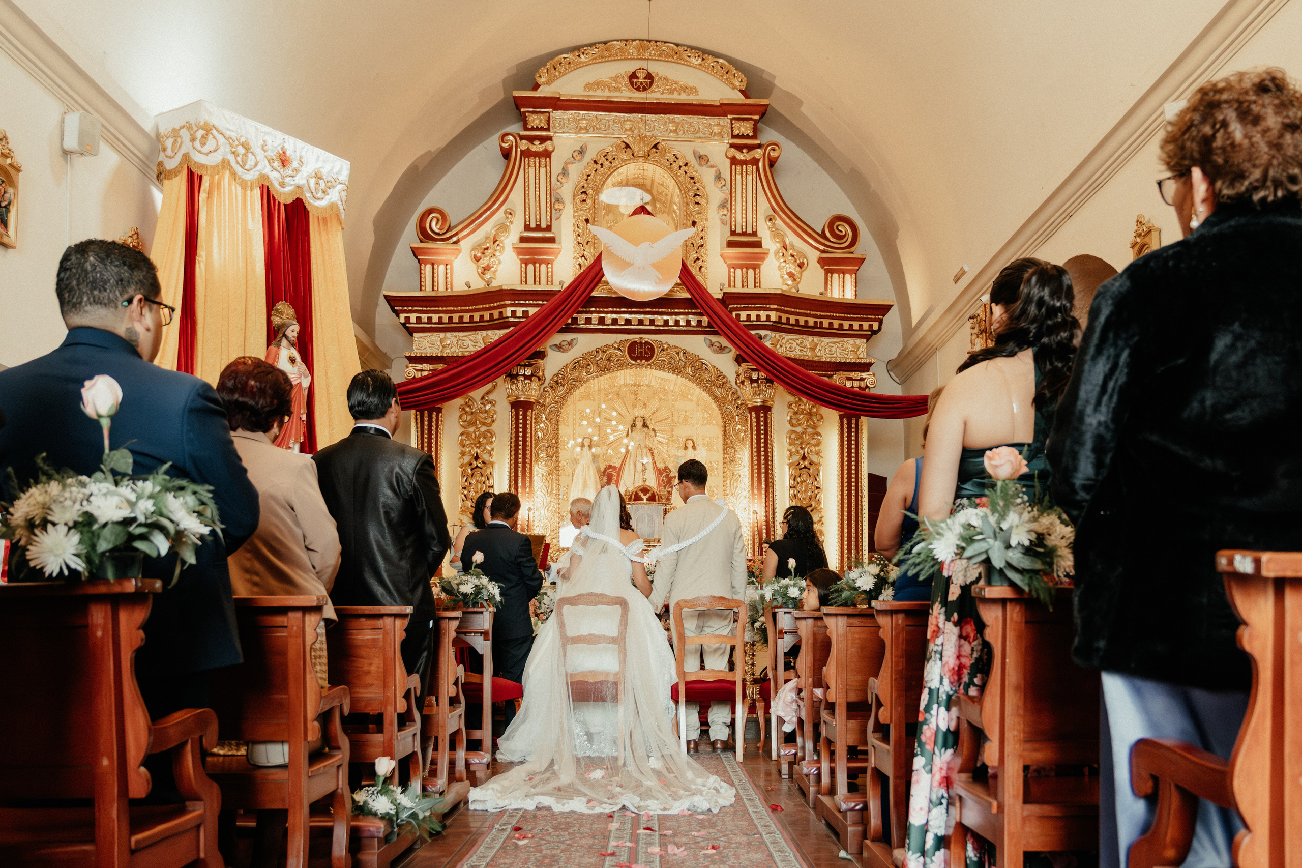 ANGIE + MANUEL BODA RELIGIOSA. Studio KVTA | Fotografía y Video de Bodas en Arequipa