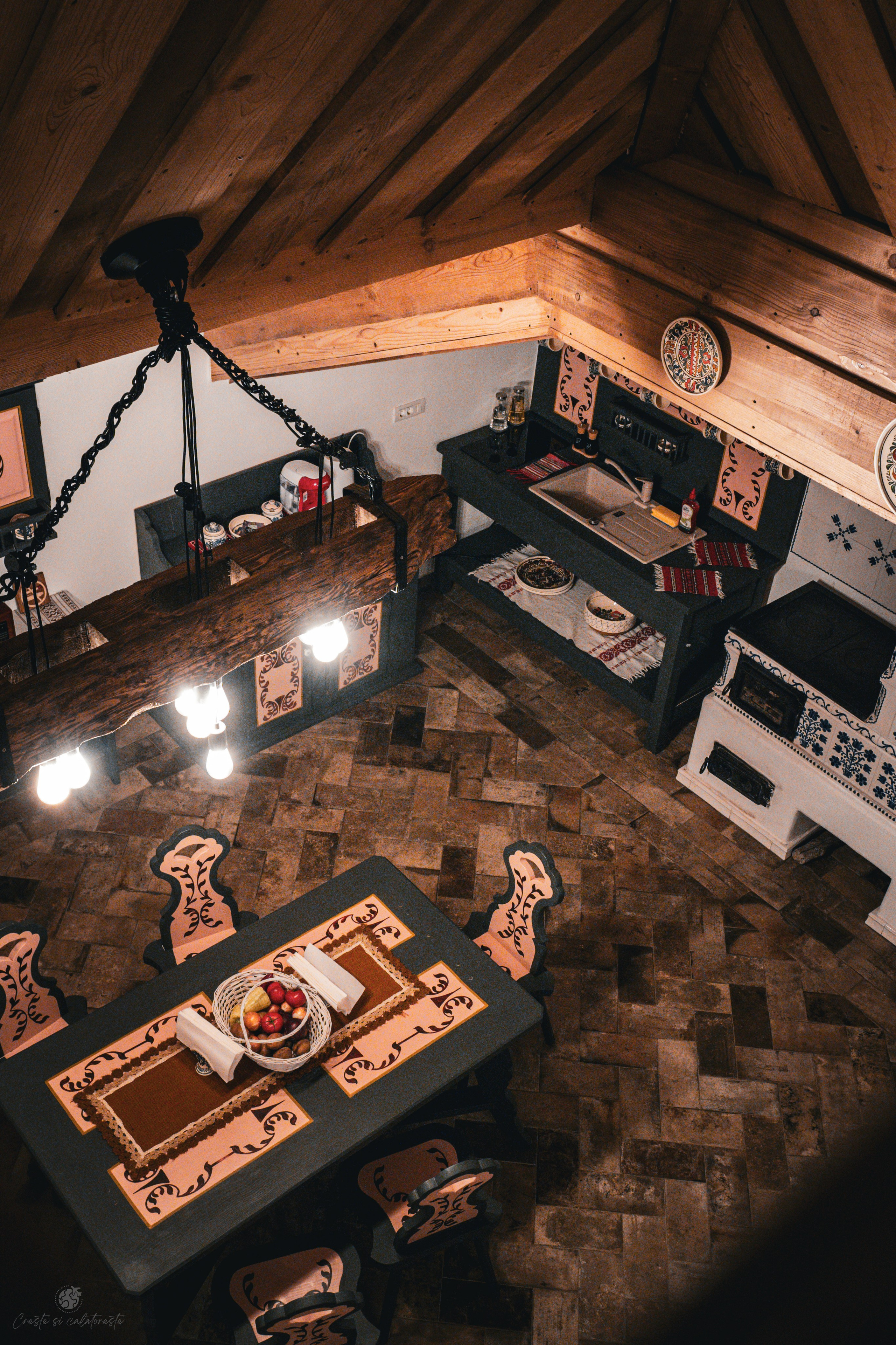 Casa de la Nuci. Creste si calatoreste