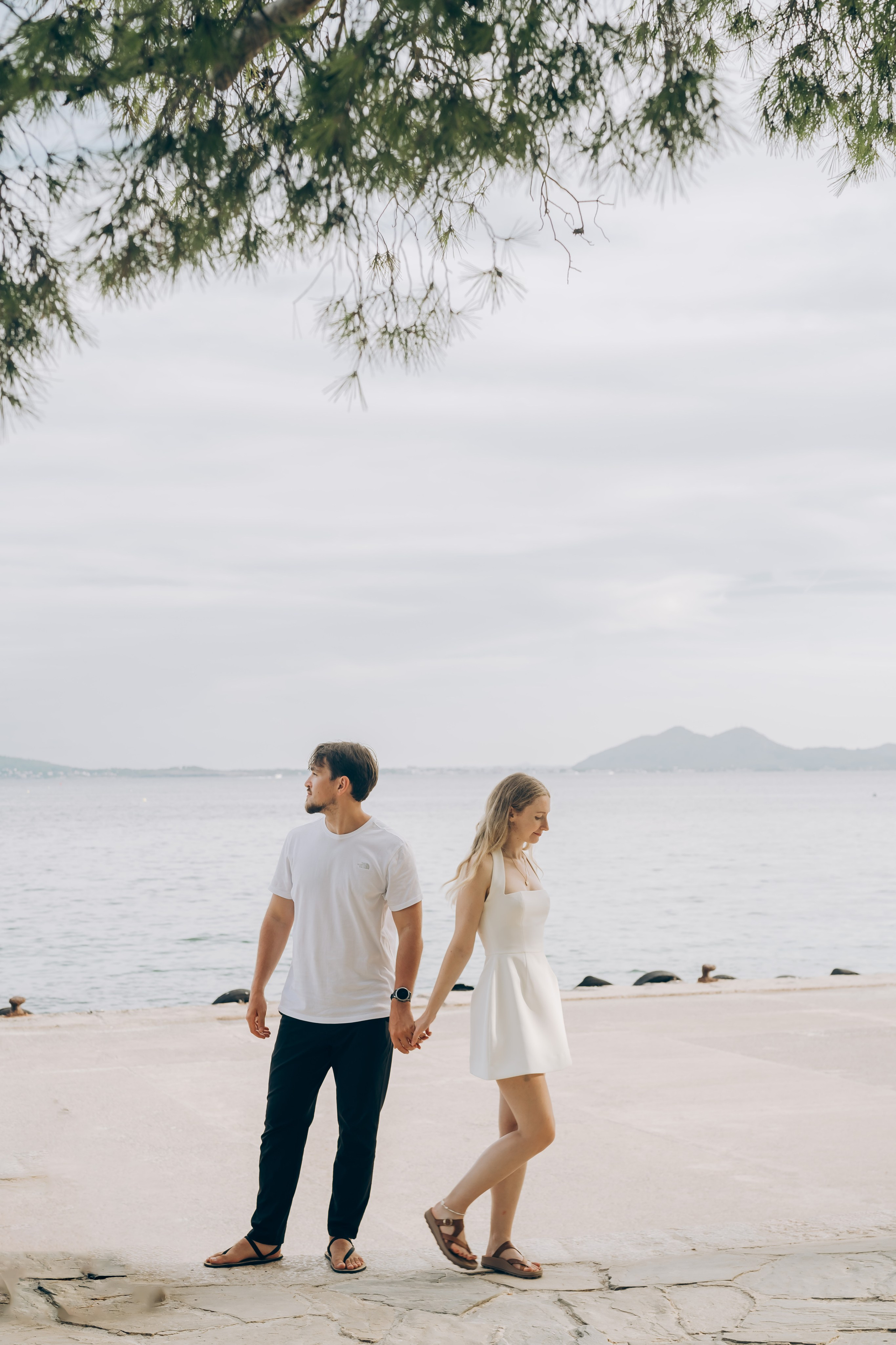 On top of the mountains and by the sea. Фотограф у Пальма де Майорка