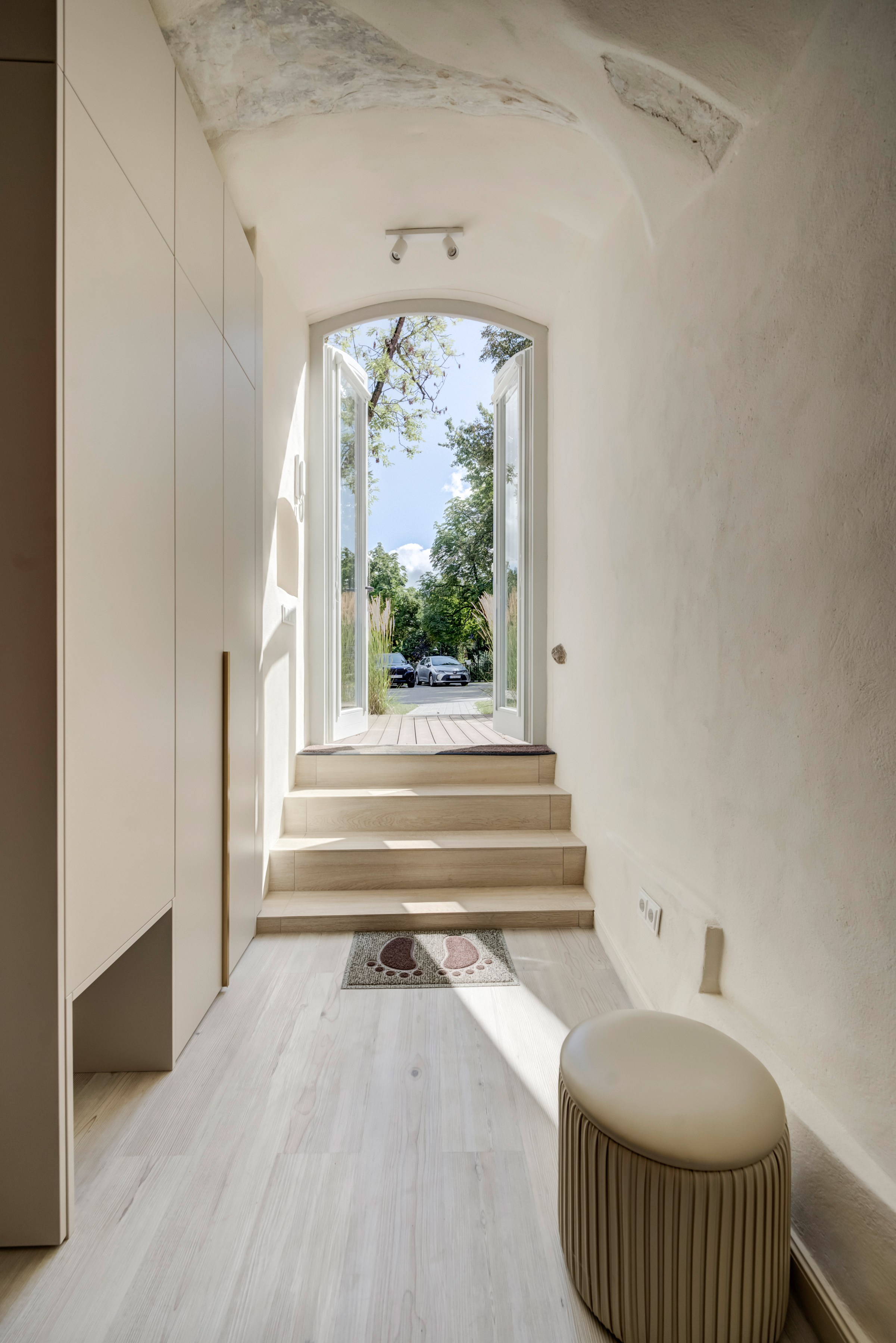 Teatro g. 7 , Vilnius. Elina Sapiega fotografė Vilniuje