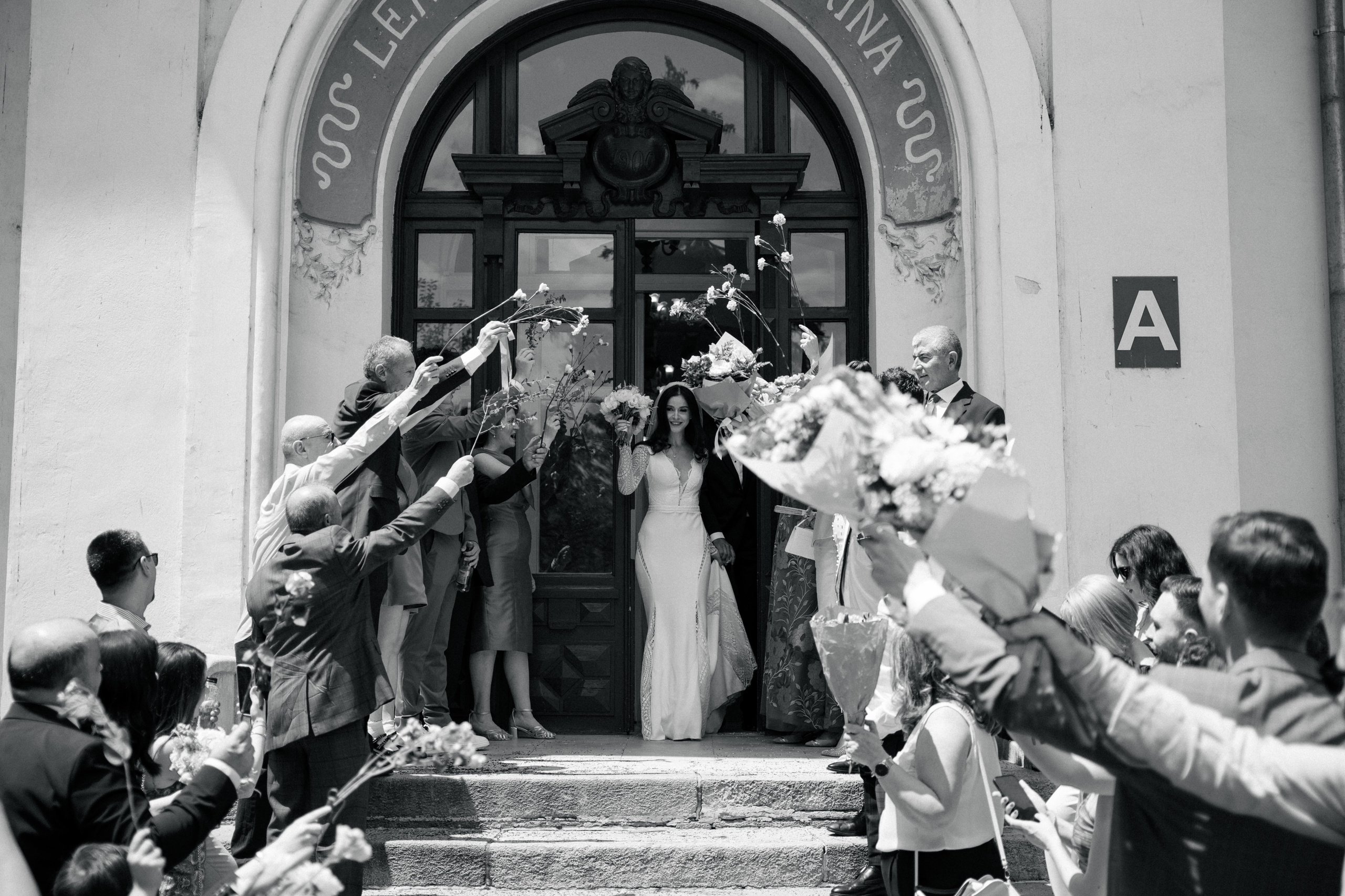 Elly & Andrew. Destination Wedding Photographer Alex Pasarelu