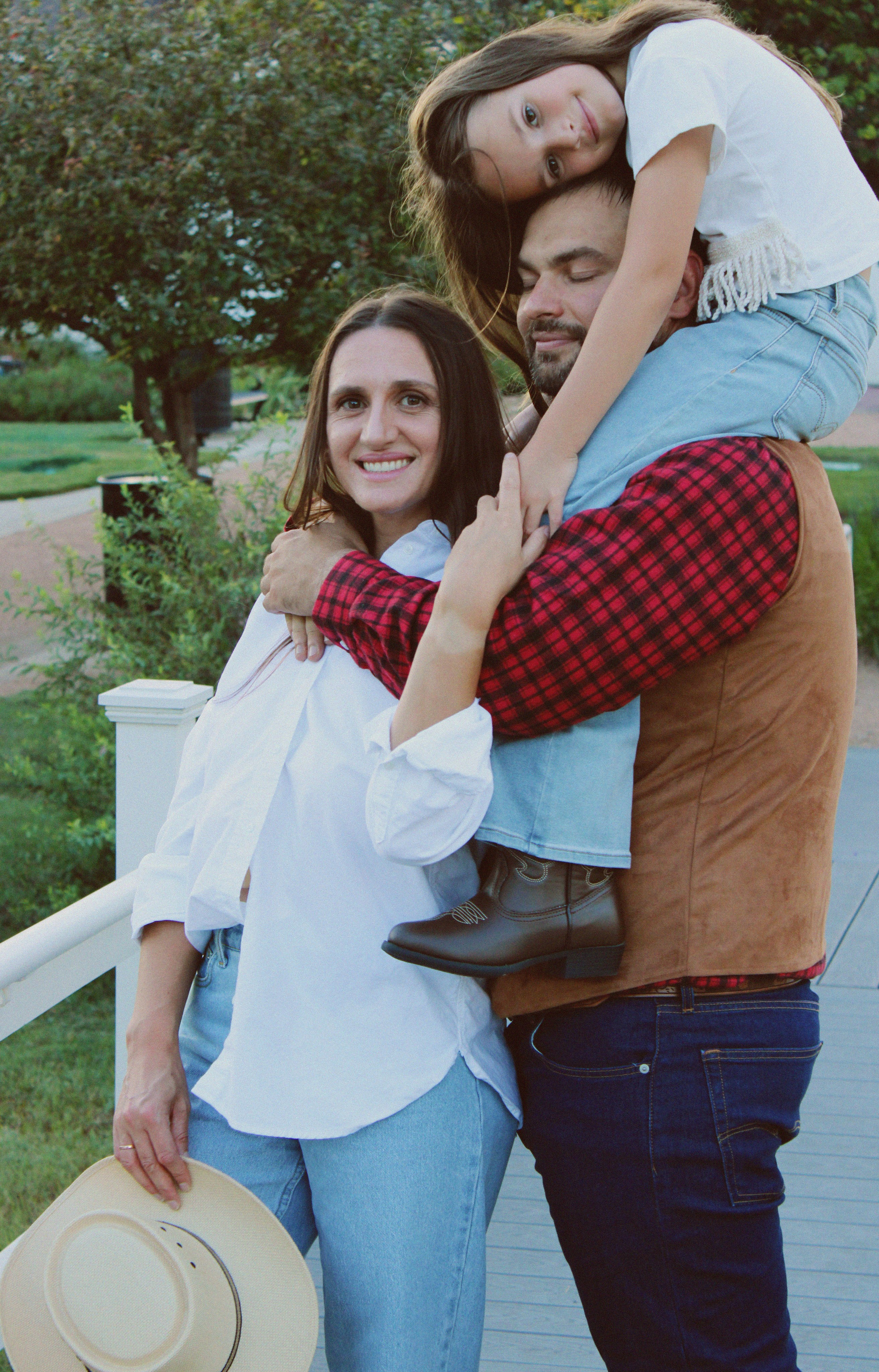 Texas Countryside Family Photoshoot in Cowboy Style. Lana Petrychenko — Portrait & Family Photographer. Valencia, Spain