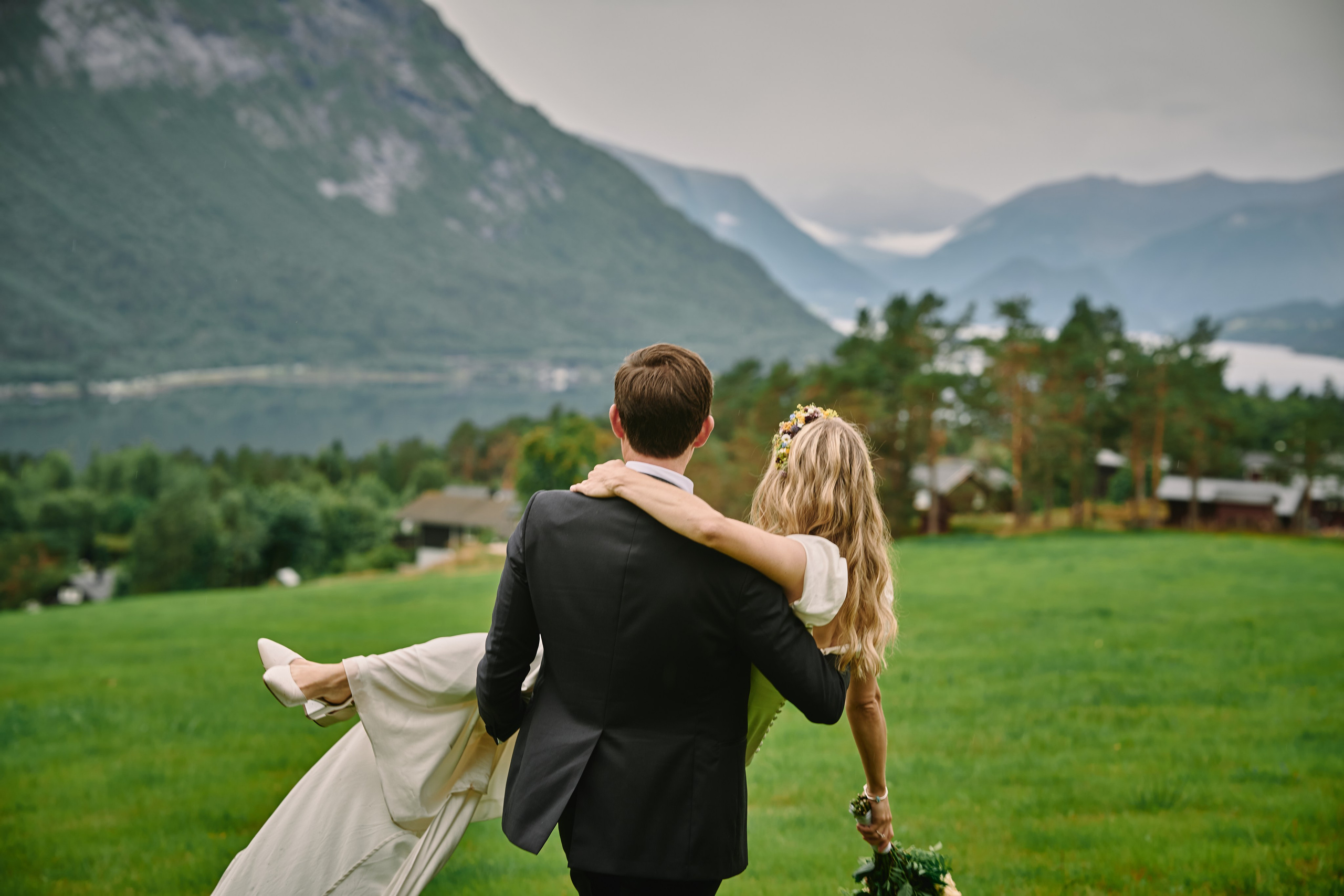 Mountain Fairytale. Bryllupsfotograf i Oslo. André Korsak – candid og dokumentarisk fotograf