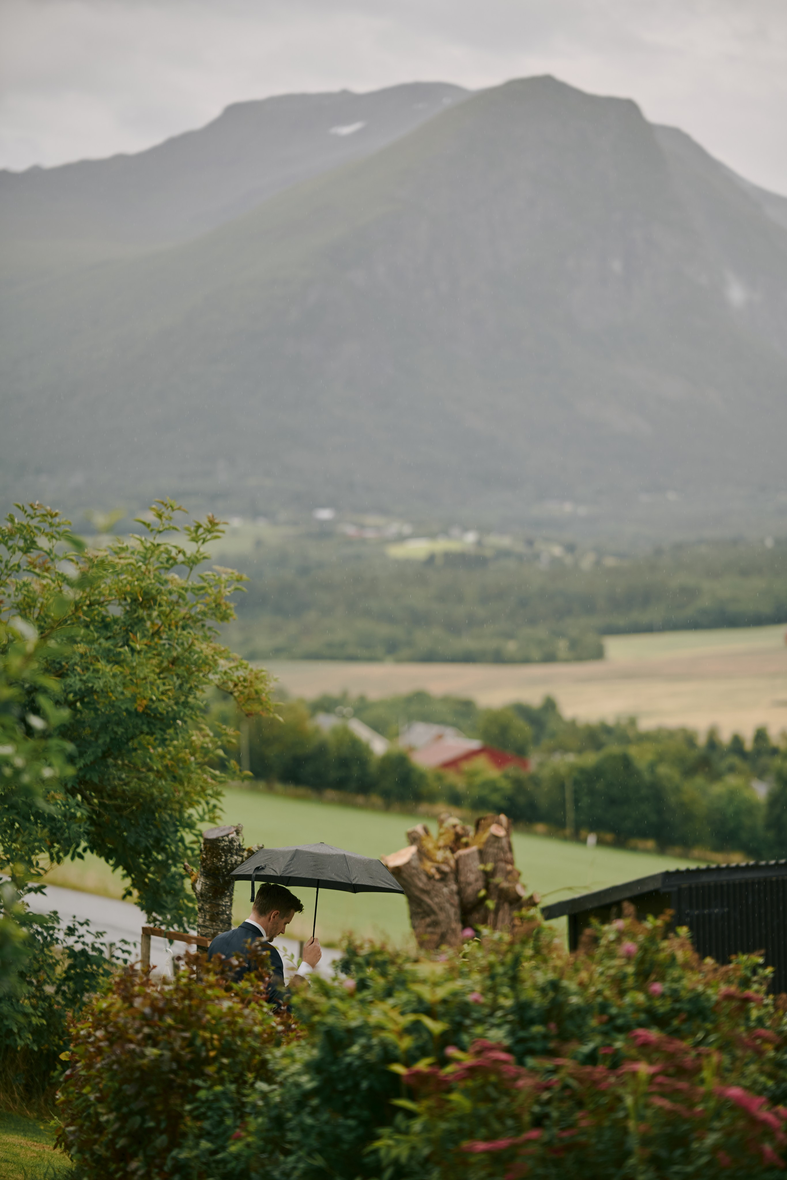 Mountain Fairytale. Bryllupsfotograf i Oslo. André Korsak – candid og dokumentarisk fotograf