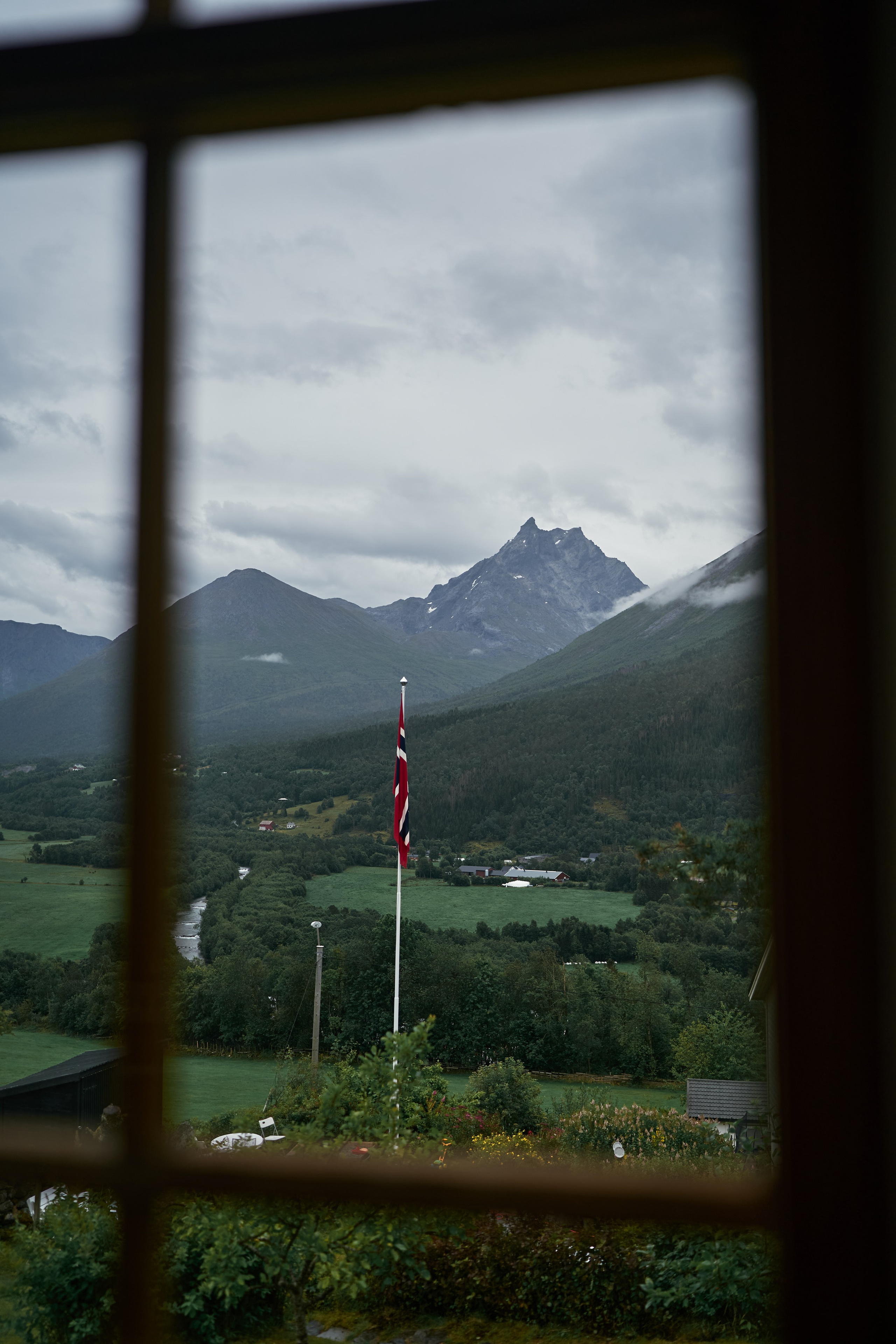 Mountain Fairytale. Bryllupsfotograf i Oslo. André Korsak – candid og dokumentarisk fotograf