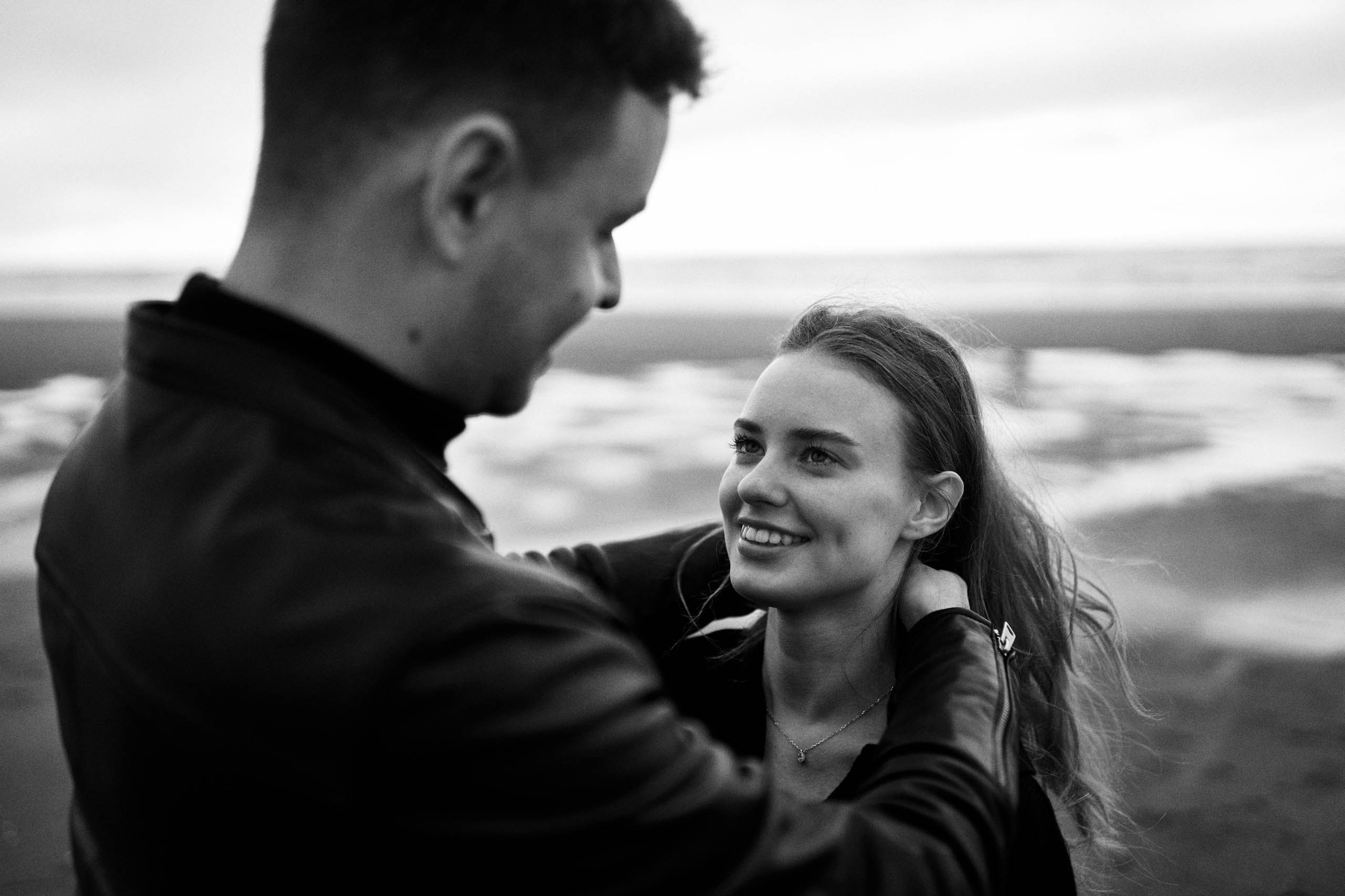 Ocean Beach Couple Photoshoot in San Francisco — Candid Lifestyle Sunset Session by Bay Area Life Studio. Bay Area Life | Event, Wedding & Commercial Photography Agency