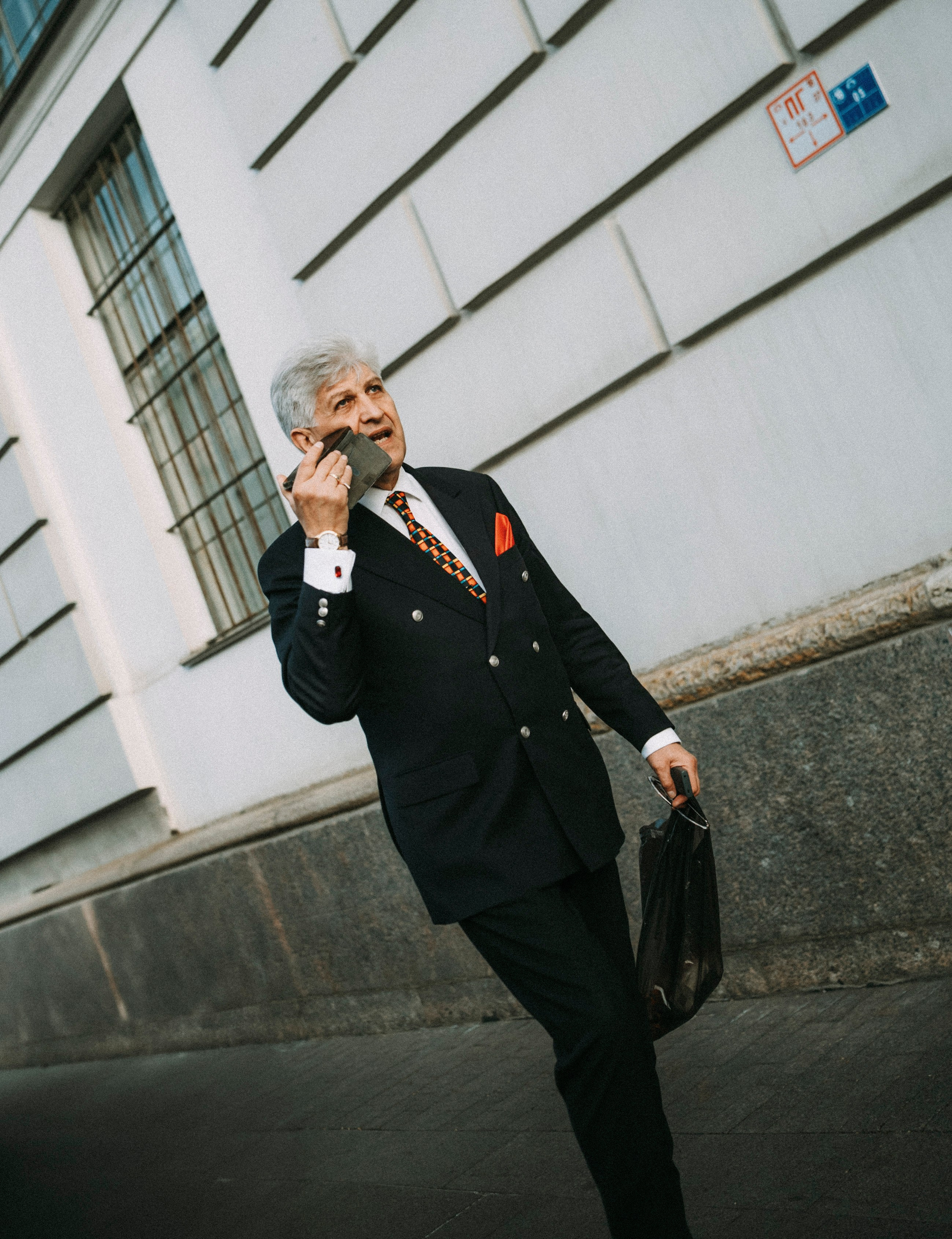 2025. Стрит-фотография, полная абсурда, идиотизма и красоты