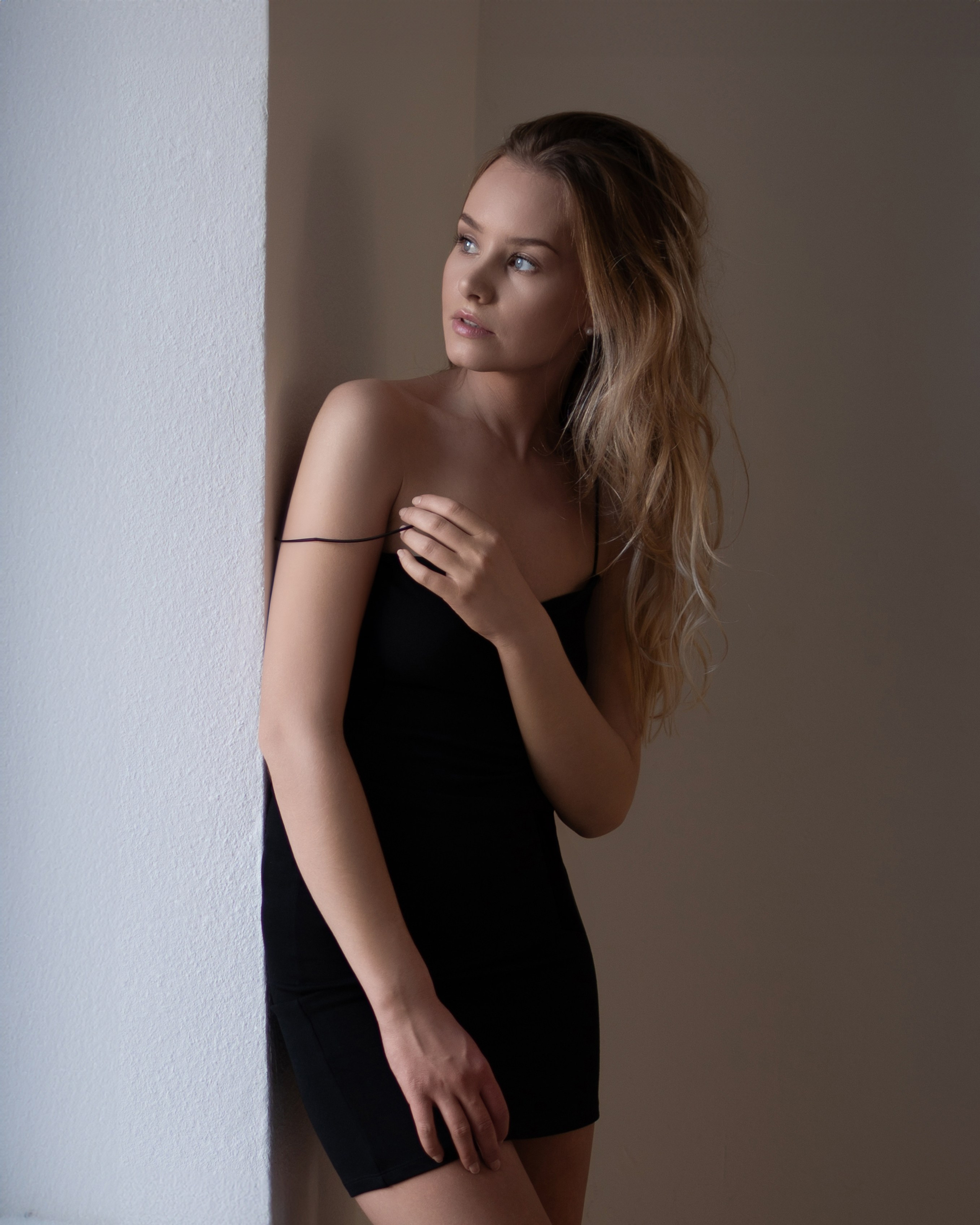 Women Portraits. Home