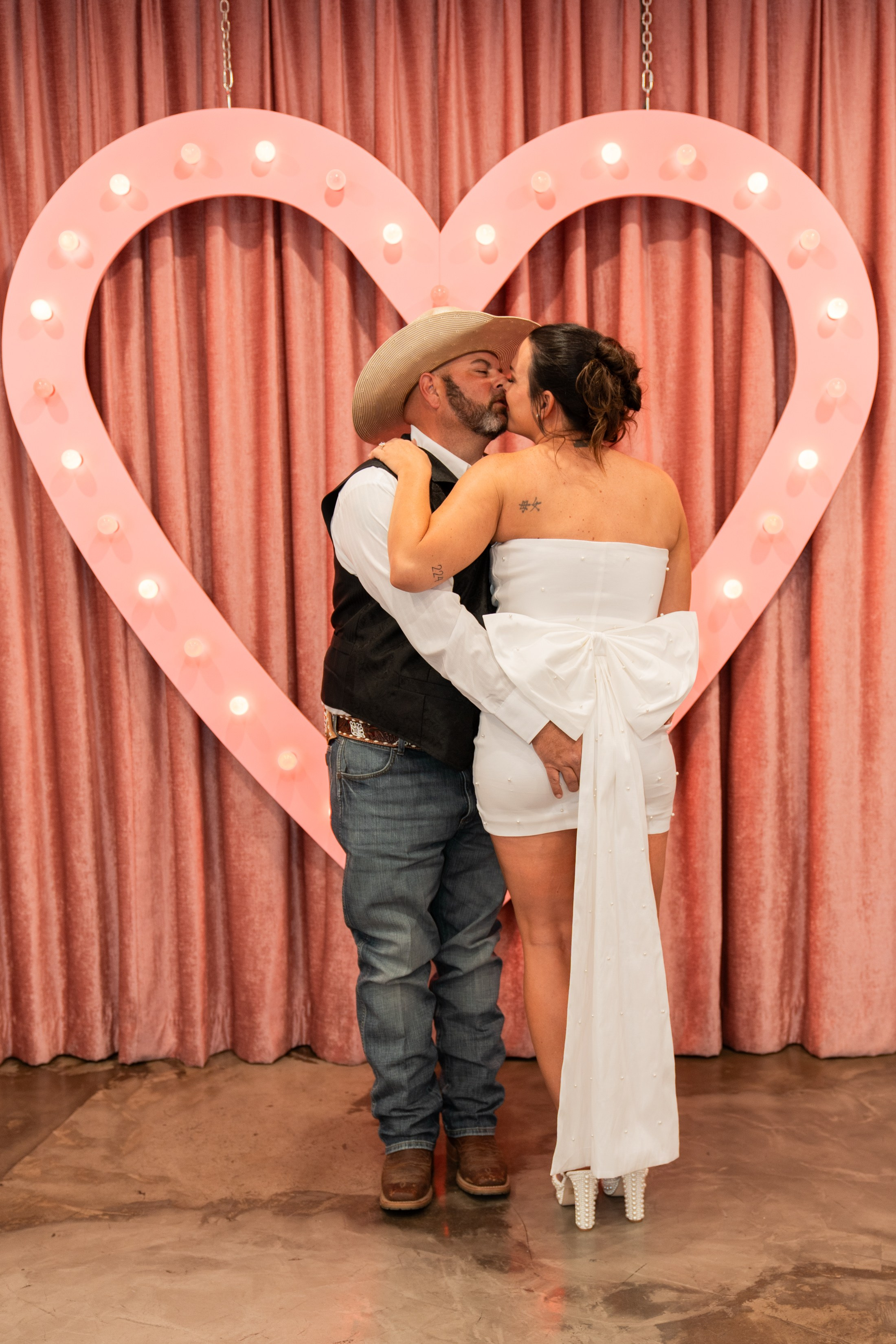 Jaye&Richie. Wedding & elopement photographer Viktoriya Kravtsov. Las Vegas