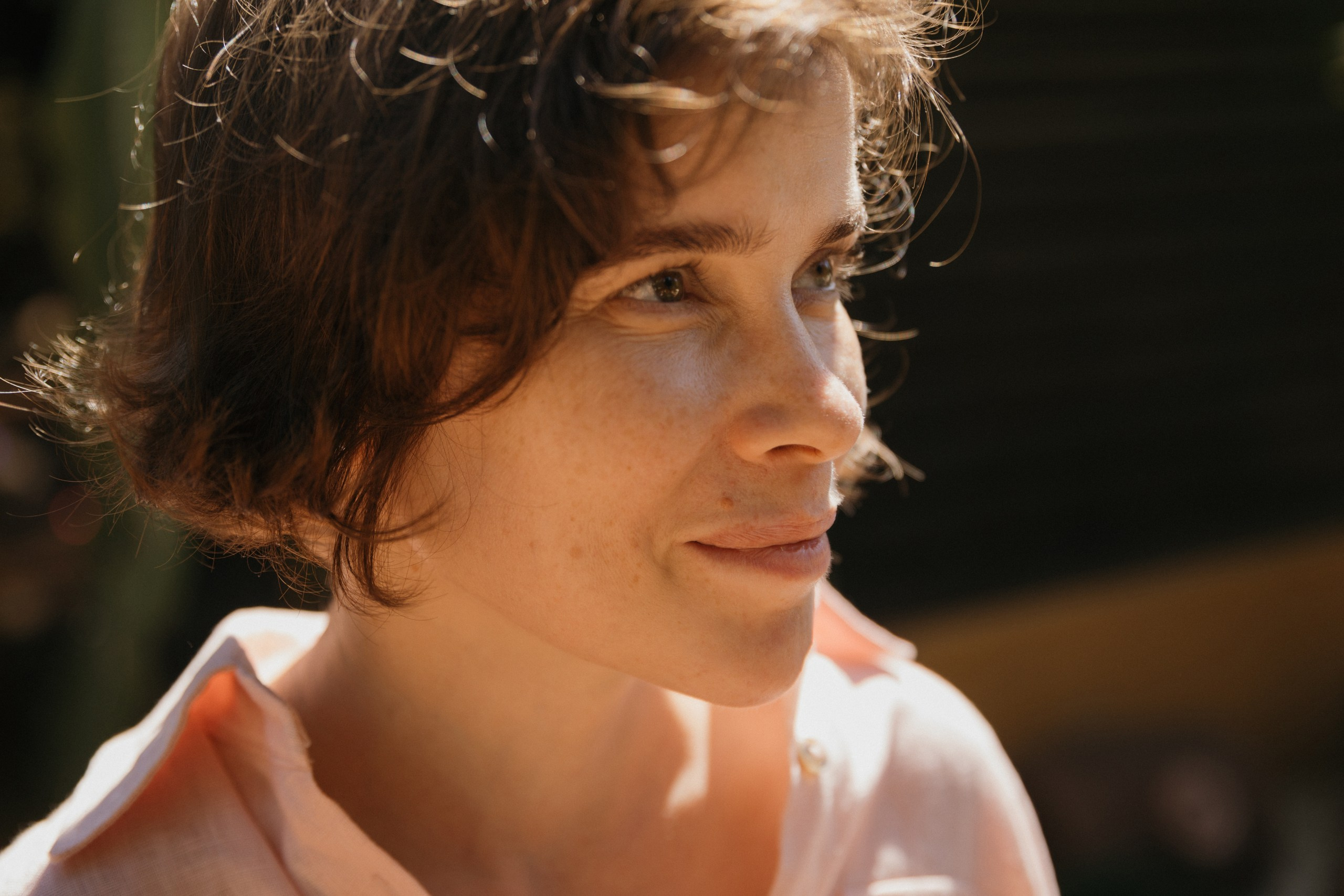 Joyful Moments in Camel park: Olya and Ada’s Day of Fun and Adventure, sliding and riding camels. Photographer in Barcelona capturing unique stories | Kate Chumak