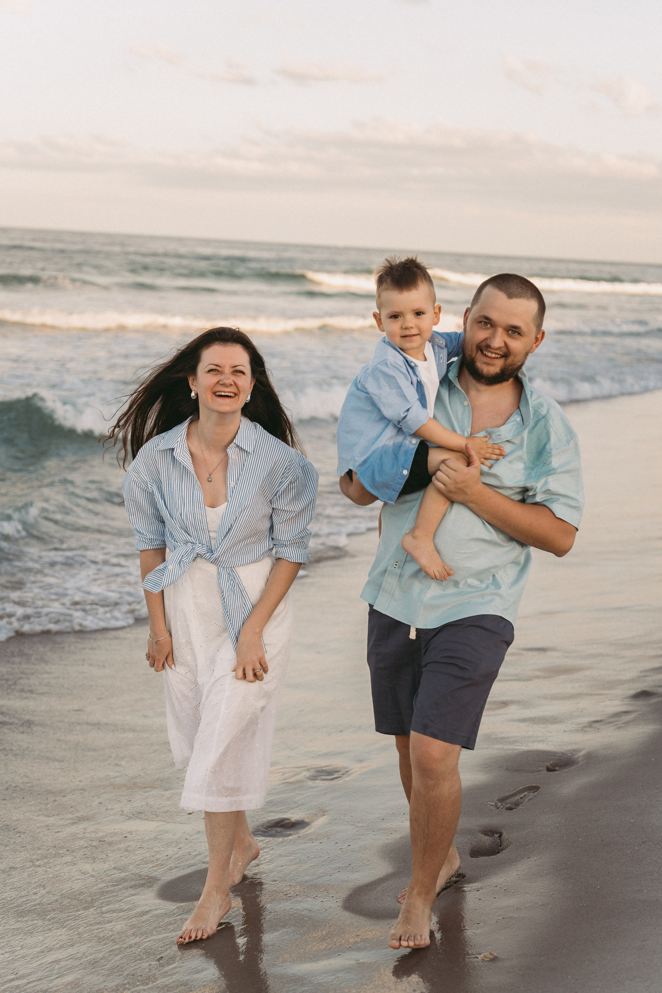 Arthur, Tatyana, Daniel. Ocean. Wedding and family photographer and videographer PA, NJ, NY, DE, MD